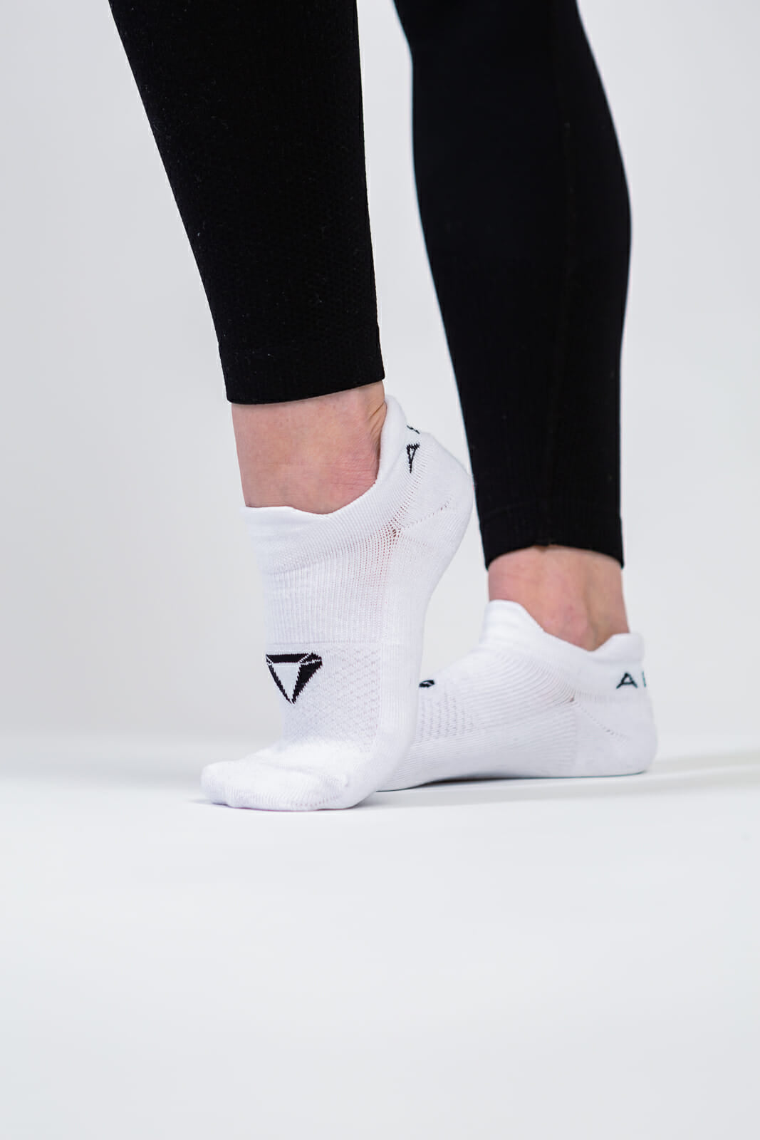 ESSENTIALS ANKLE SOCKS (2-PACK)