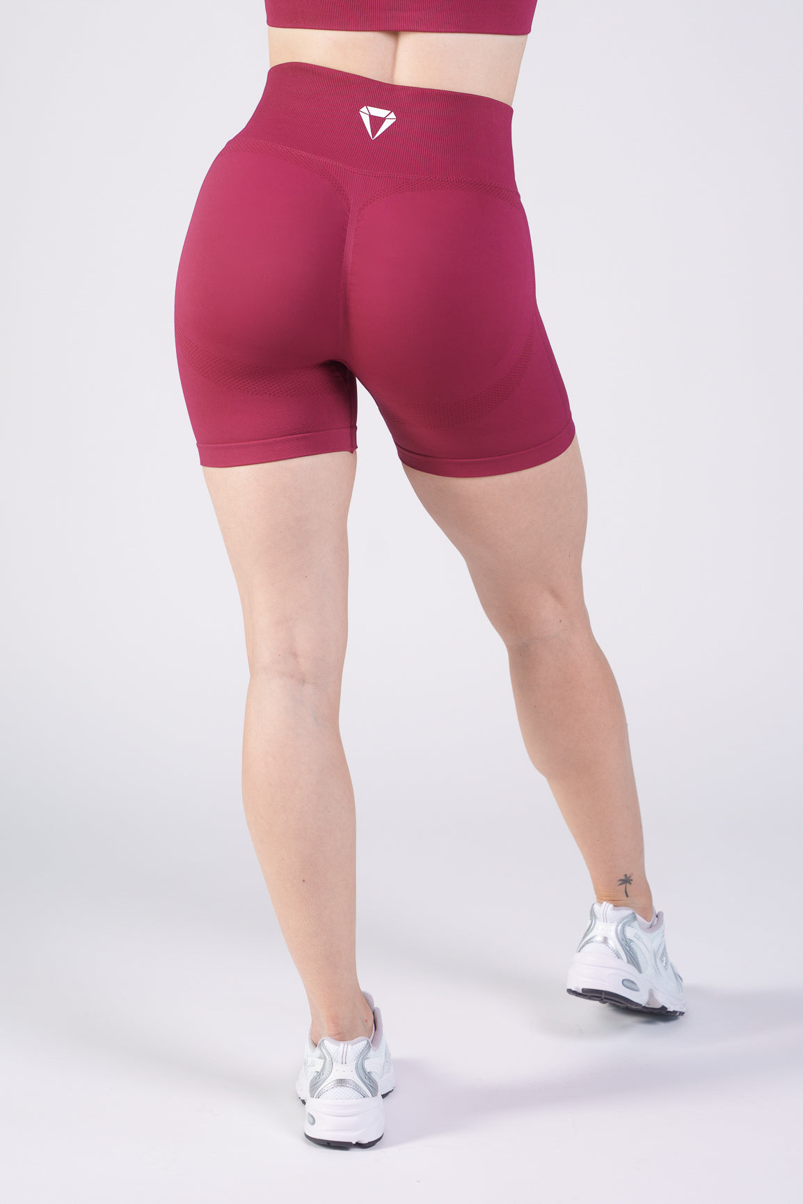 MOTION SEAMLESS SHORTS
