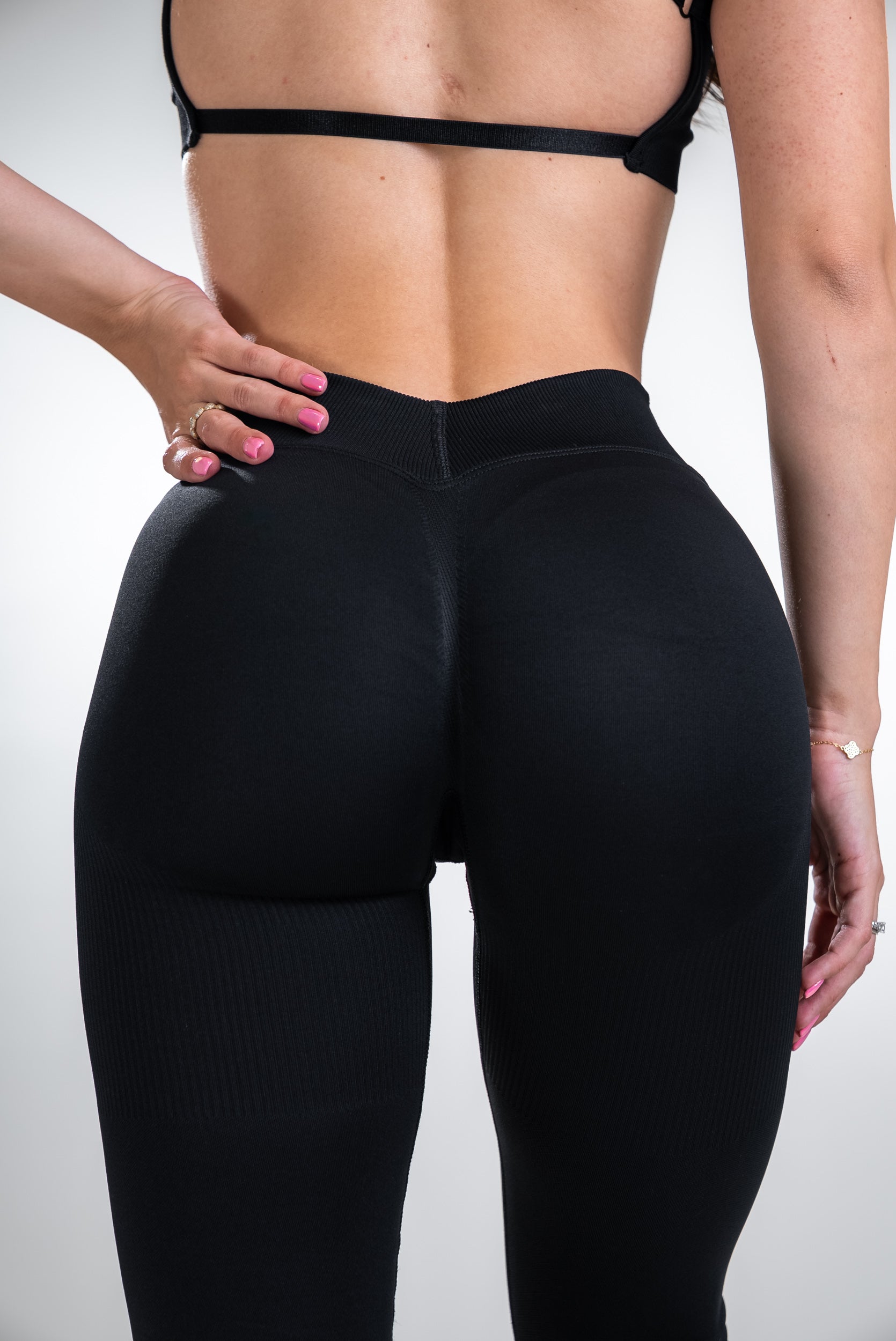 DEFINE V-BACK SCRUNCH LEGGINGS