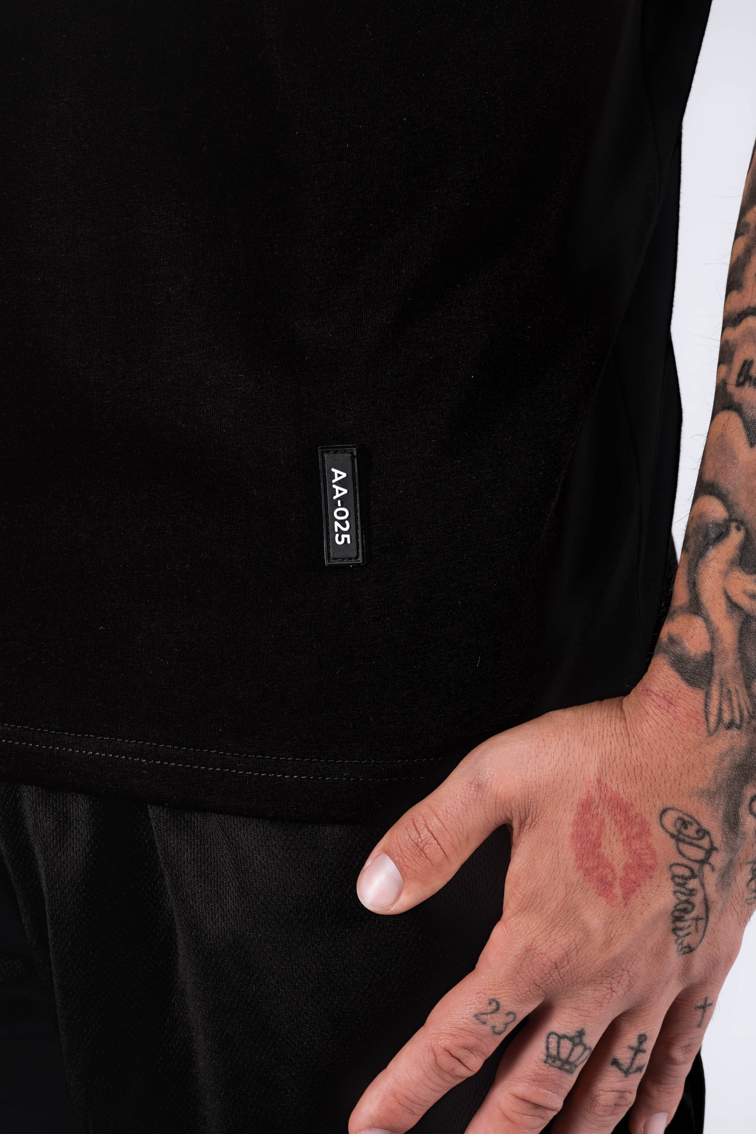 ICON 24/7 SLEEVELESS TEE