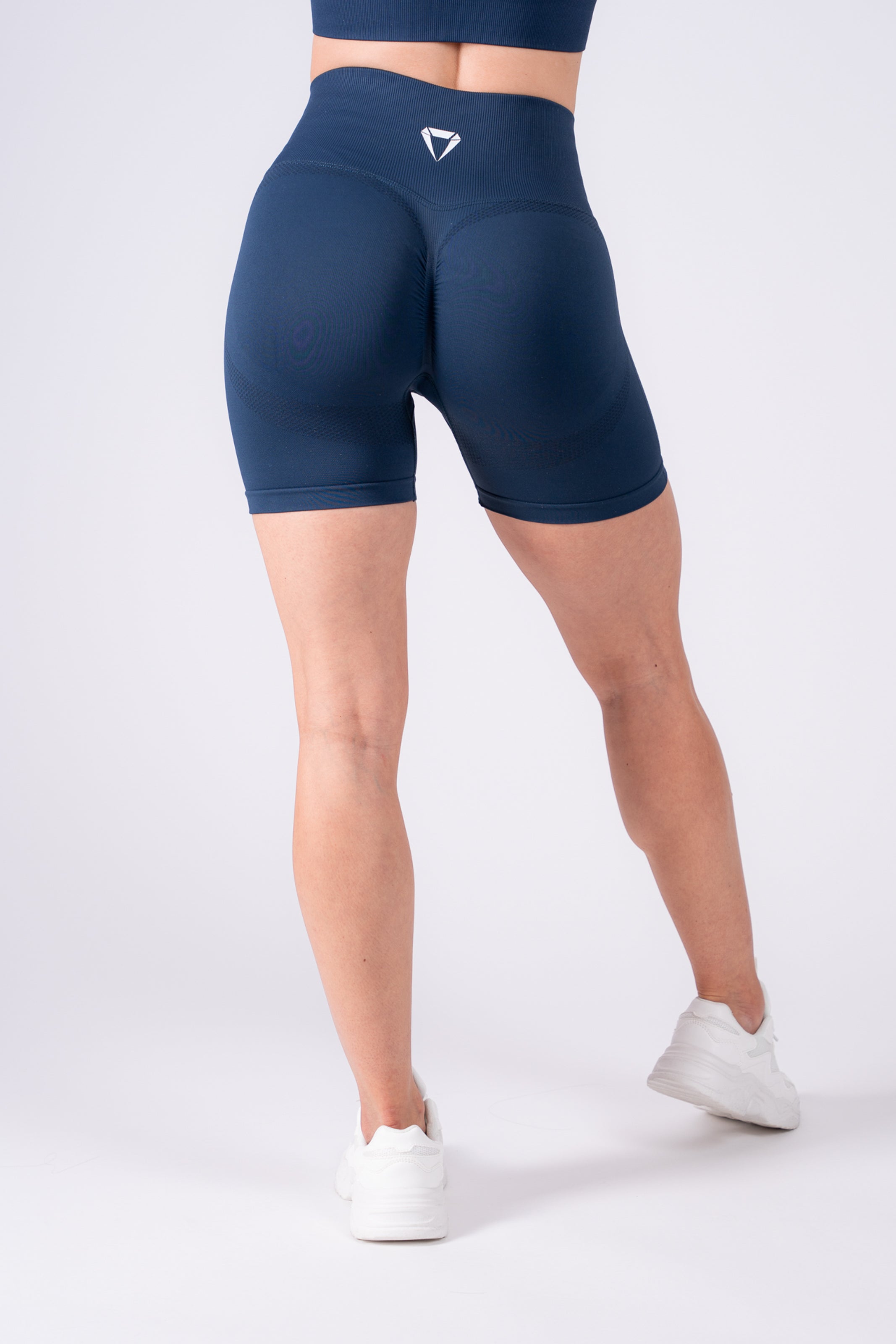 MOTION SEAMLESS SHORTS