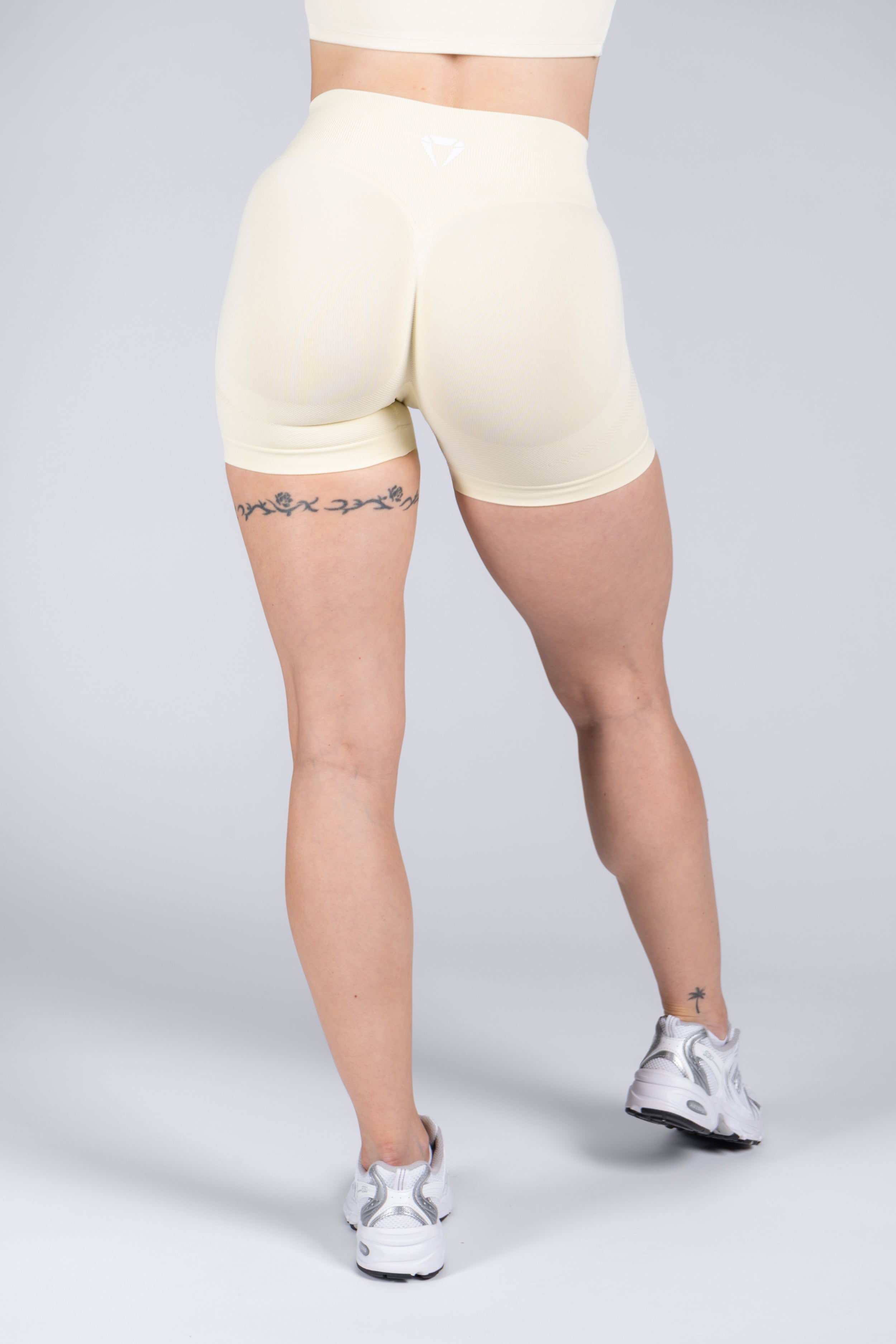 MOTION SEAMLESS SHORTS V2