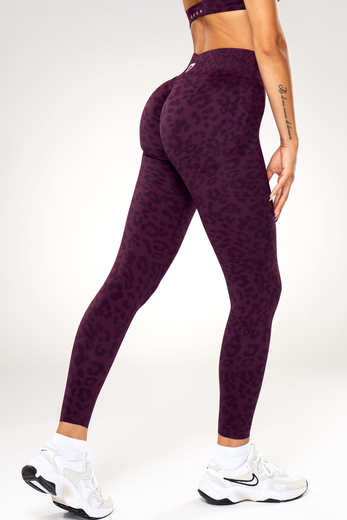 MOTION LEO MID WAIST SCRUNCH LEGGINGS V2