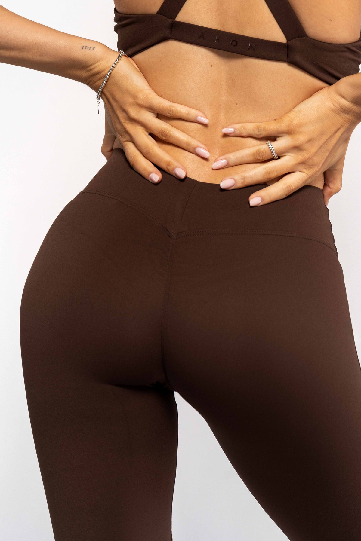 SECOND SKIN V-BACK SCRUNCH FLARED LEGGINGS
