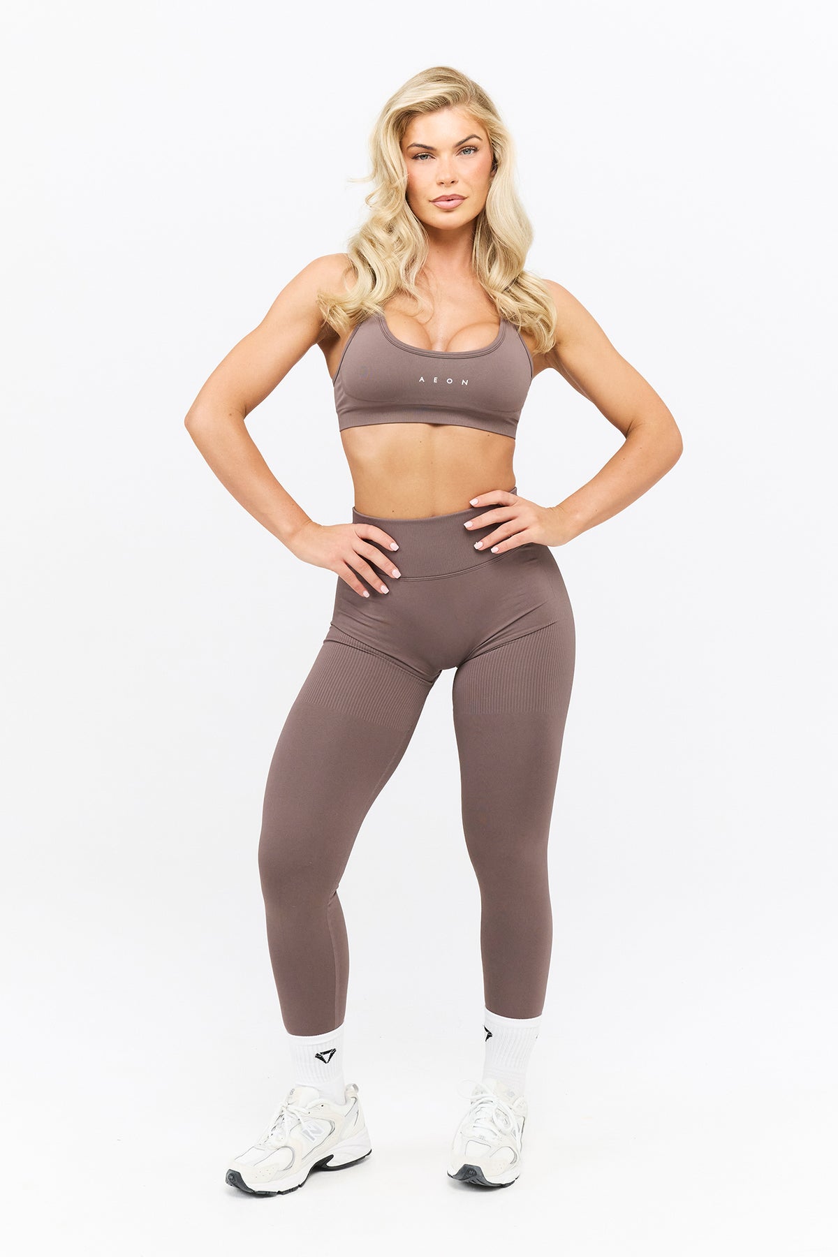 DEFINE V-BACK SCRUNCH LEGGINGS