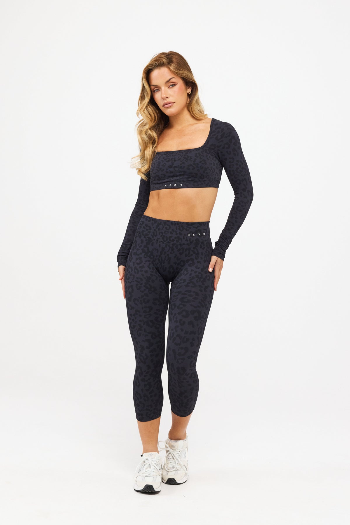 MOTION LEO LONG SLEEVE CROP TOP V2