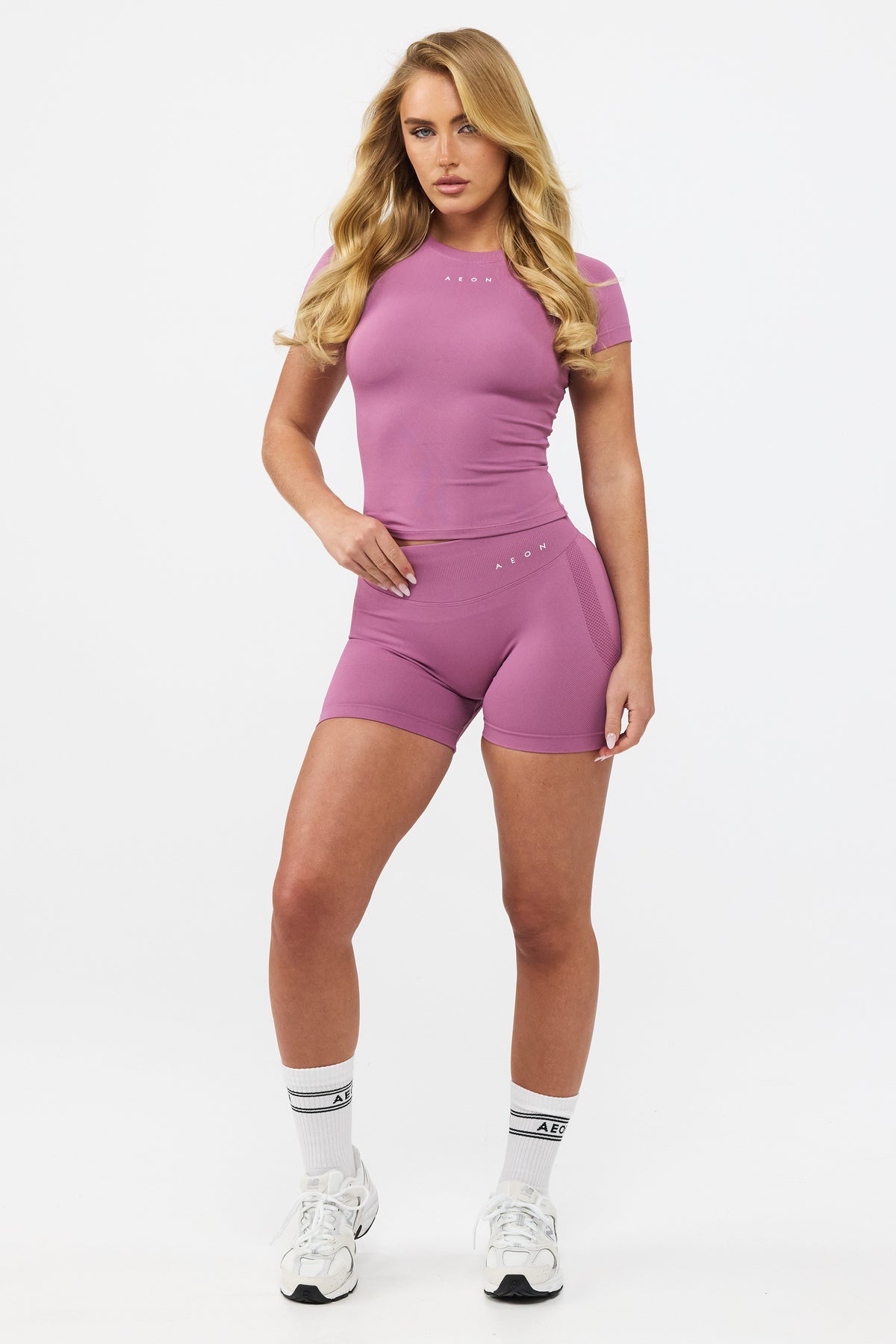 MOTION MID WAIST SCRUNCH SHORTS V2