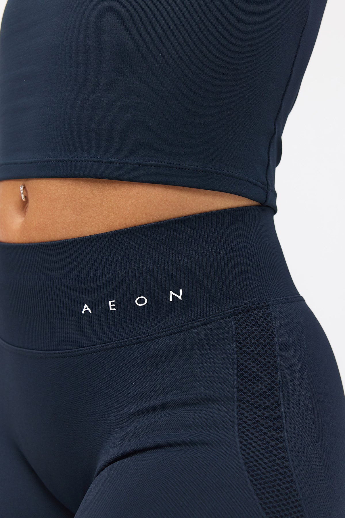 MOTION MID WAIST SCRUNCH SHORTS V2