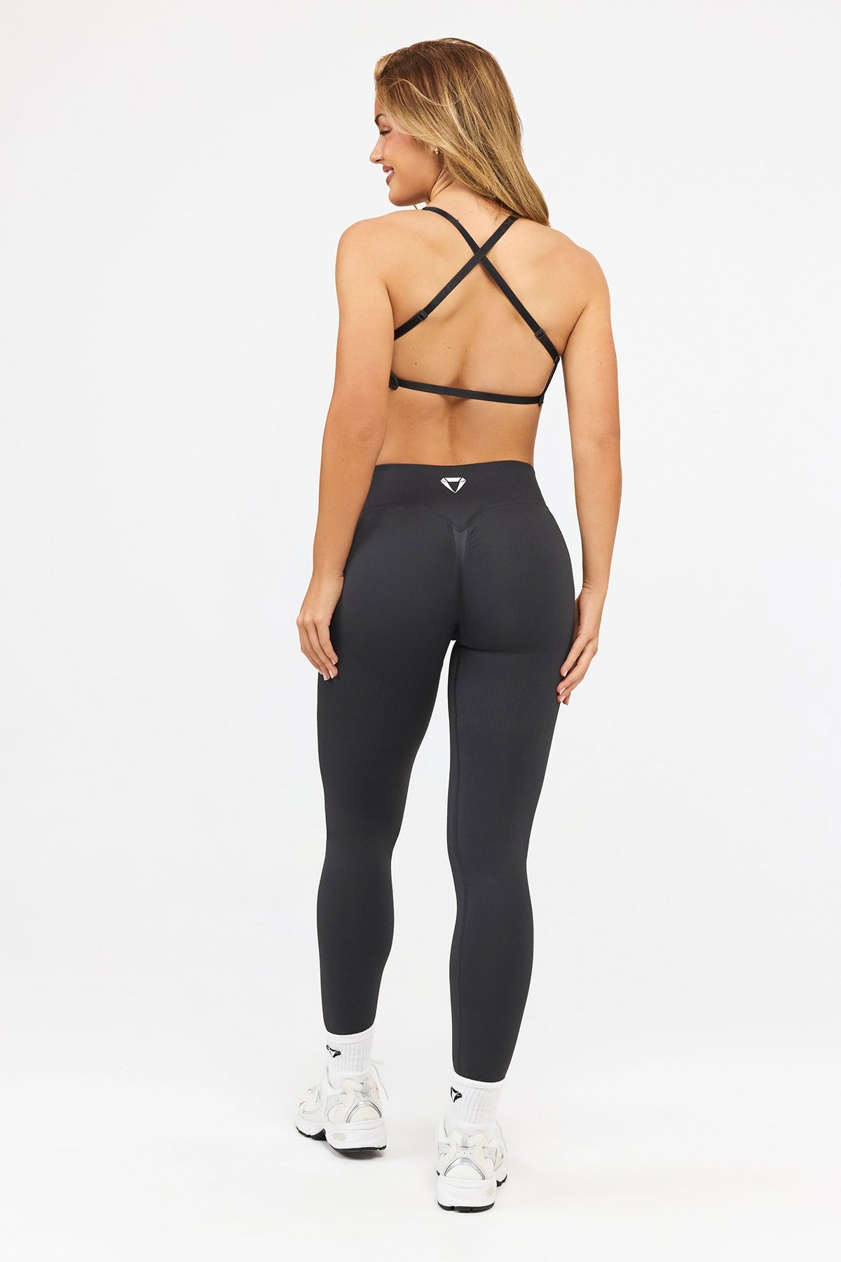 DEFINE SCRUNCH LEGGINGS - Aeon Athletics