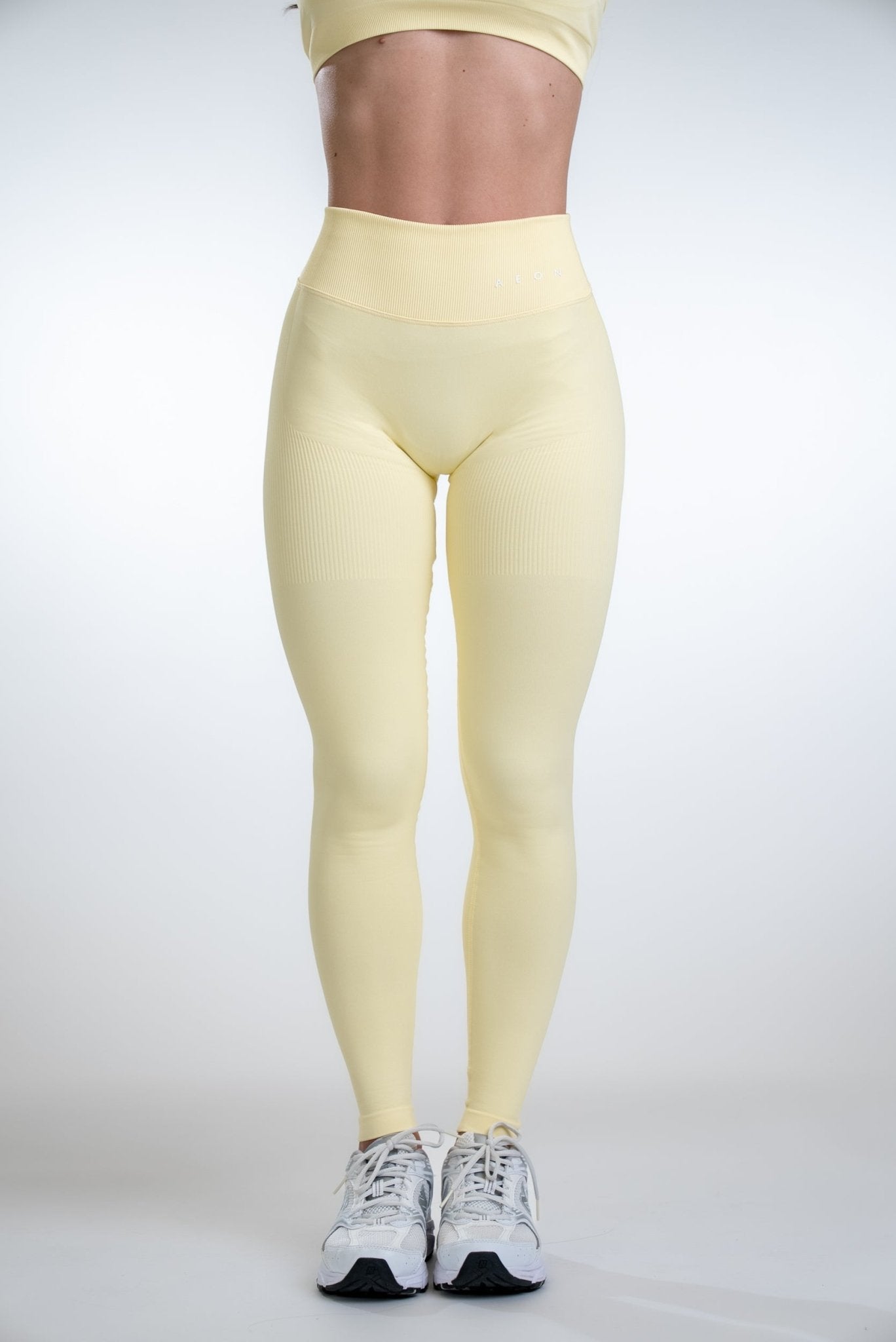 DEFINE V-BACK SCRUNCH LEGGINGS - Aeon Athletics