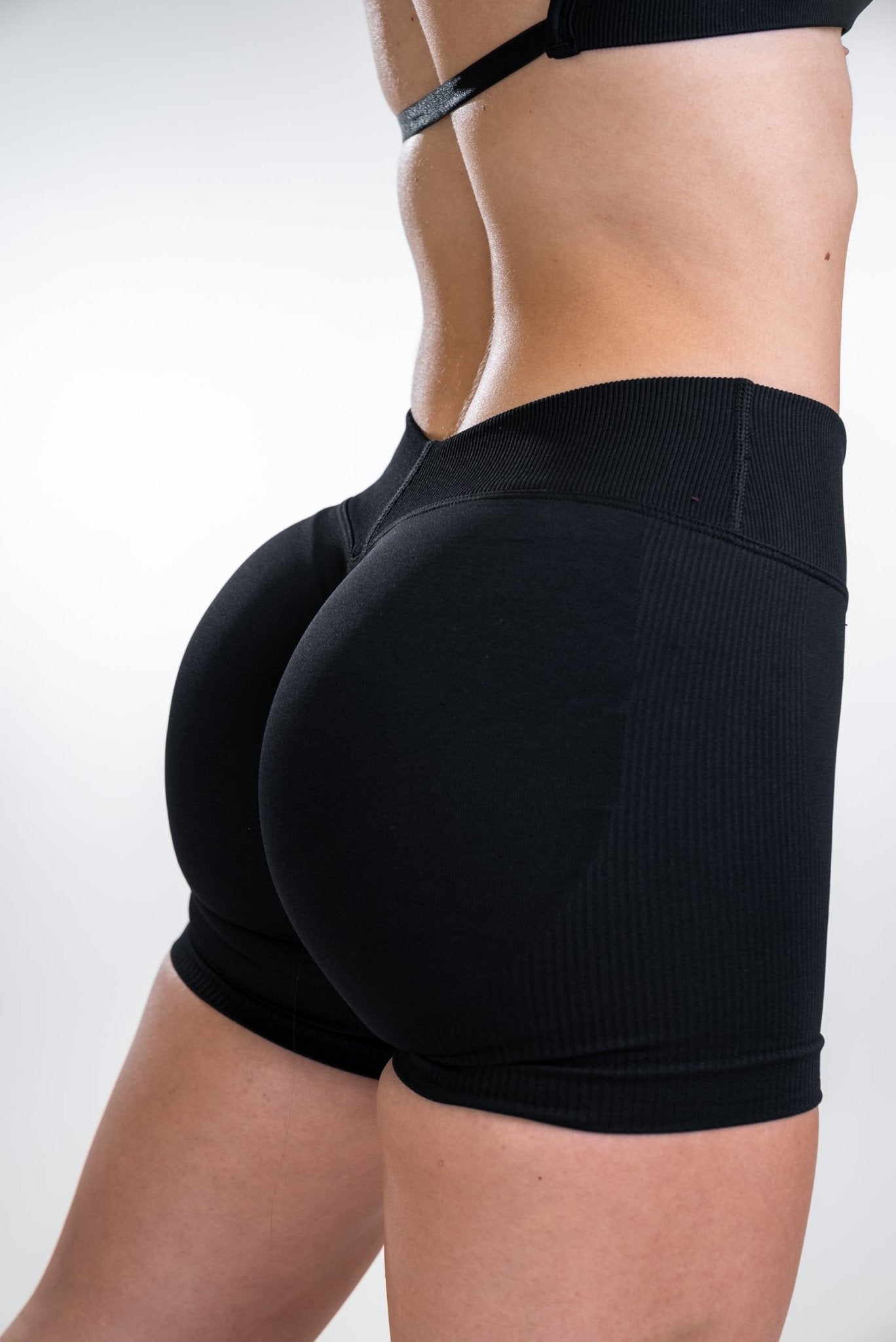 DEFINE V-BACK SCRUNCH SHORTS - Aeon Athletics