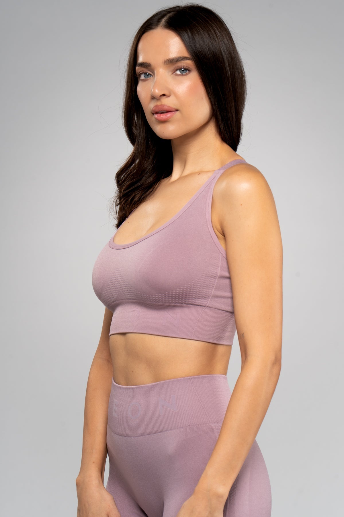 ELEVATE SEAMLESS BRA - Aeon Athletics
