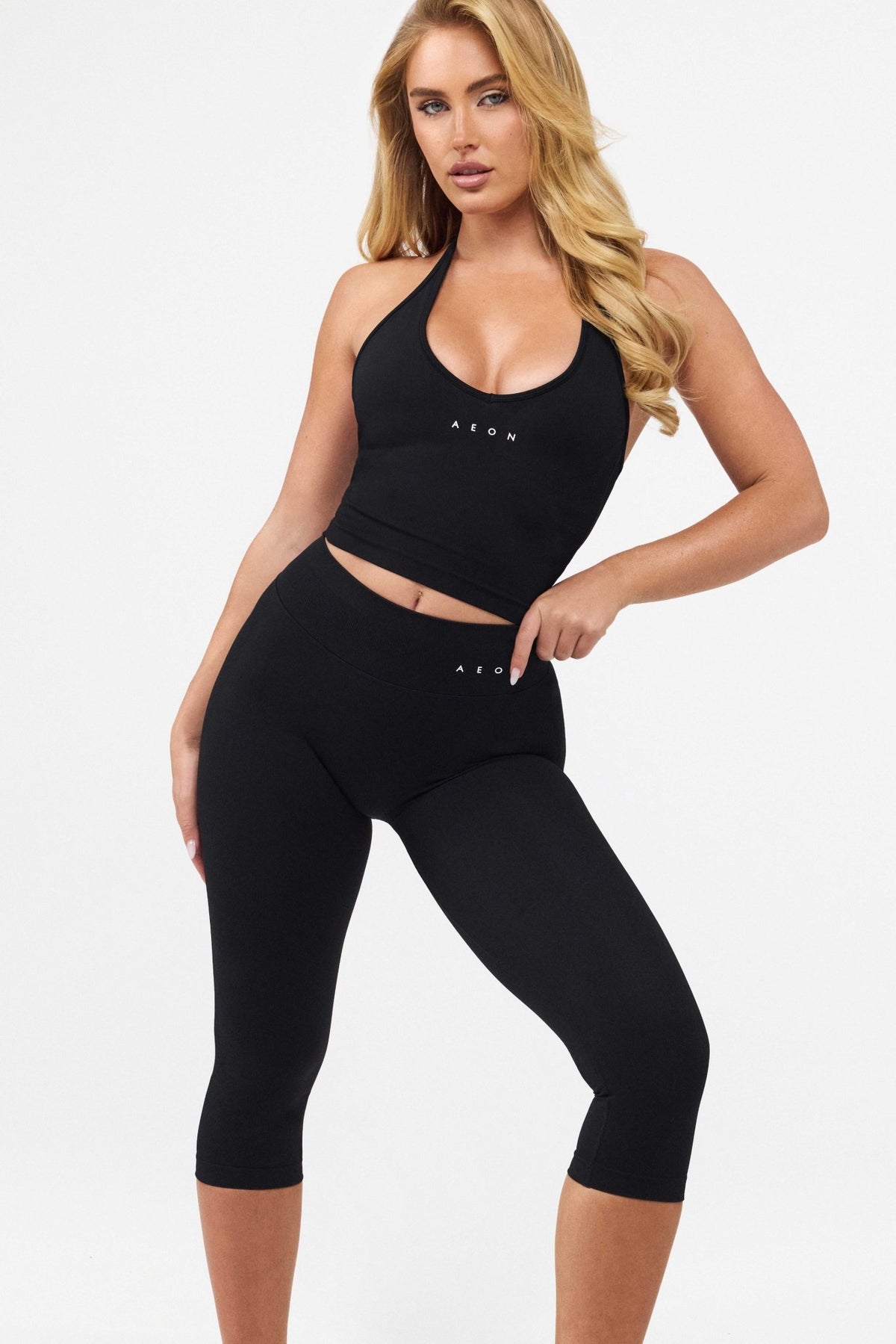 MOTION MID WAIST SCRUNCH CAPRI LEGGINGS V2 - Aeon Athletics