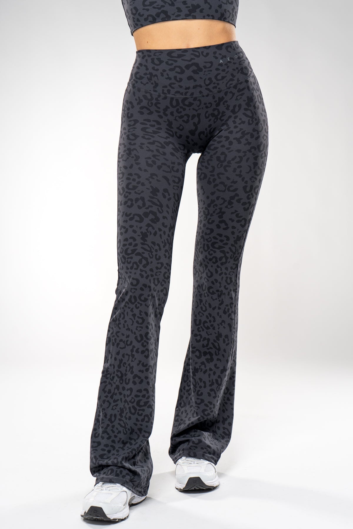 SECOND SKIN SCULPT FLARED LEO LEGGINGS - Aeon Athletics