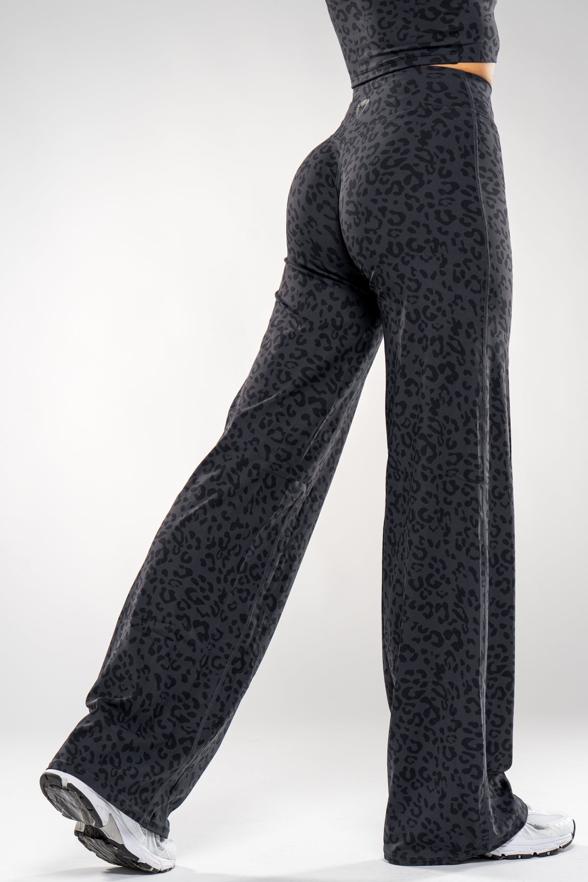 SECOND SKIN WIDE LEG LEO LEGGINGS - Aeon Athletics