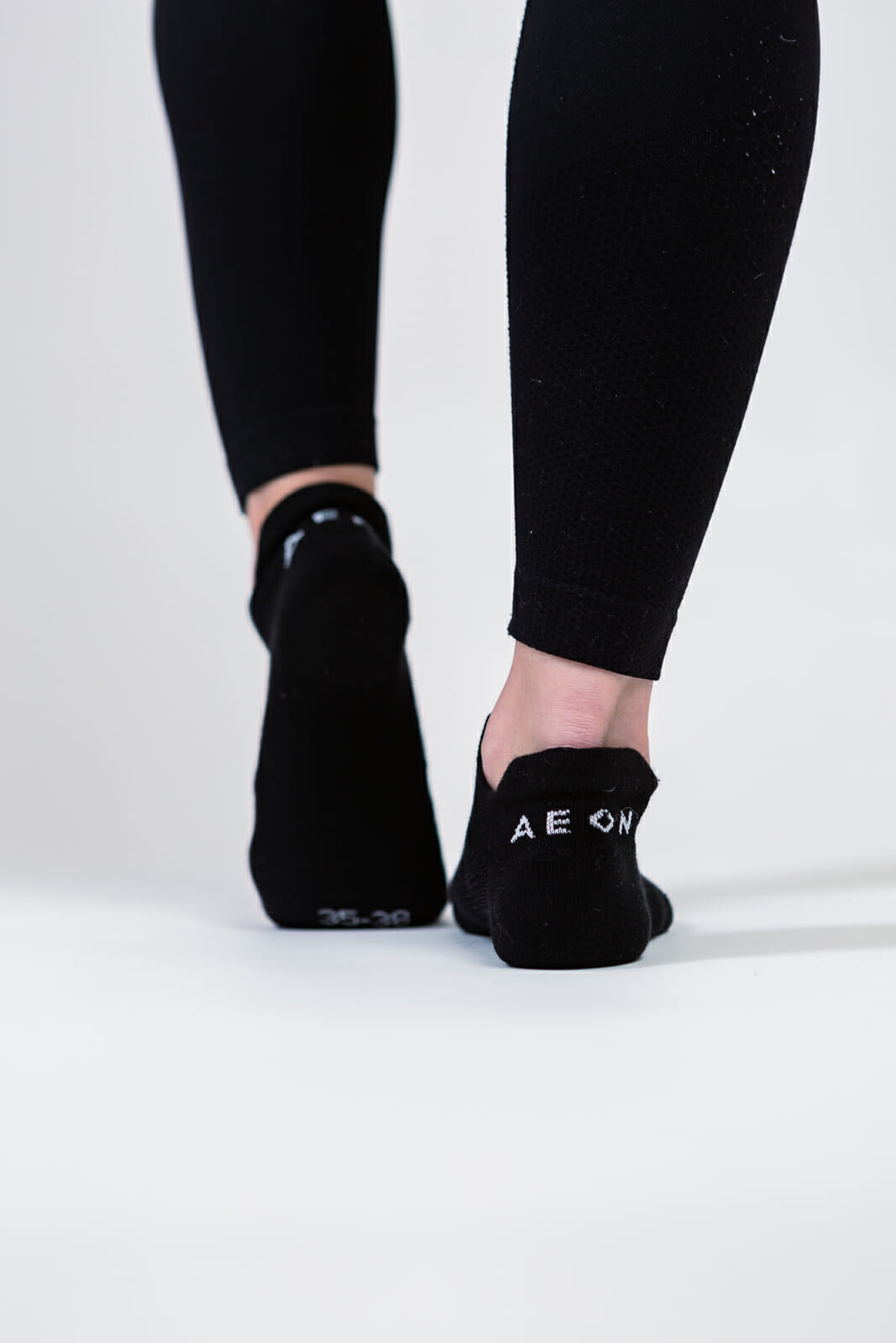 ESSENTIAL ANKLE SOCKS (2-PACK)