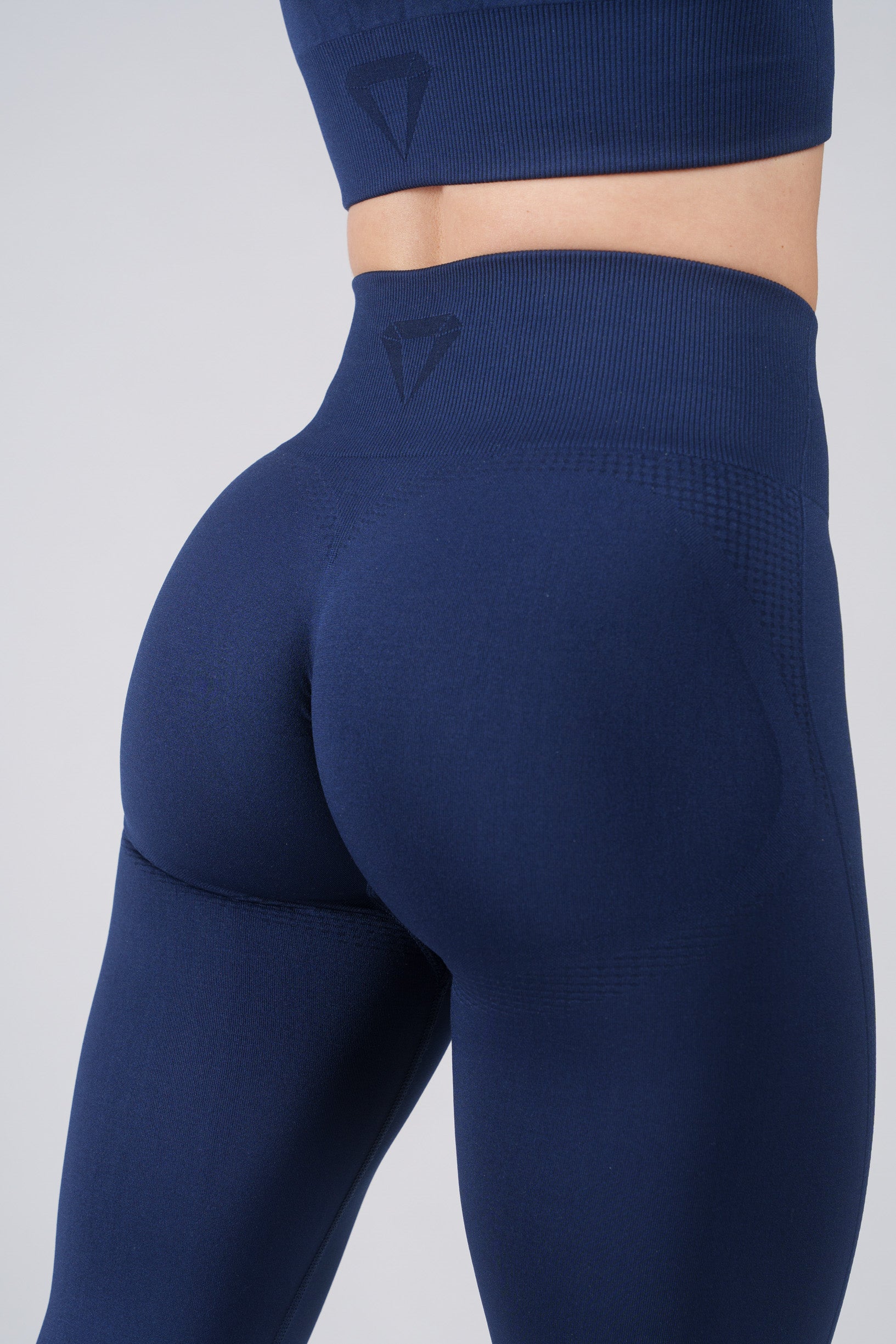 ELEVATE SEAMLESS LEGGINGS