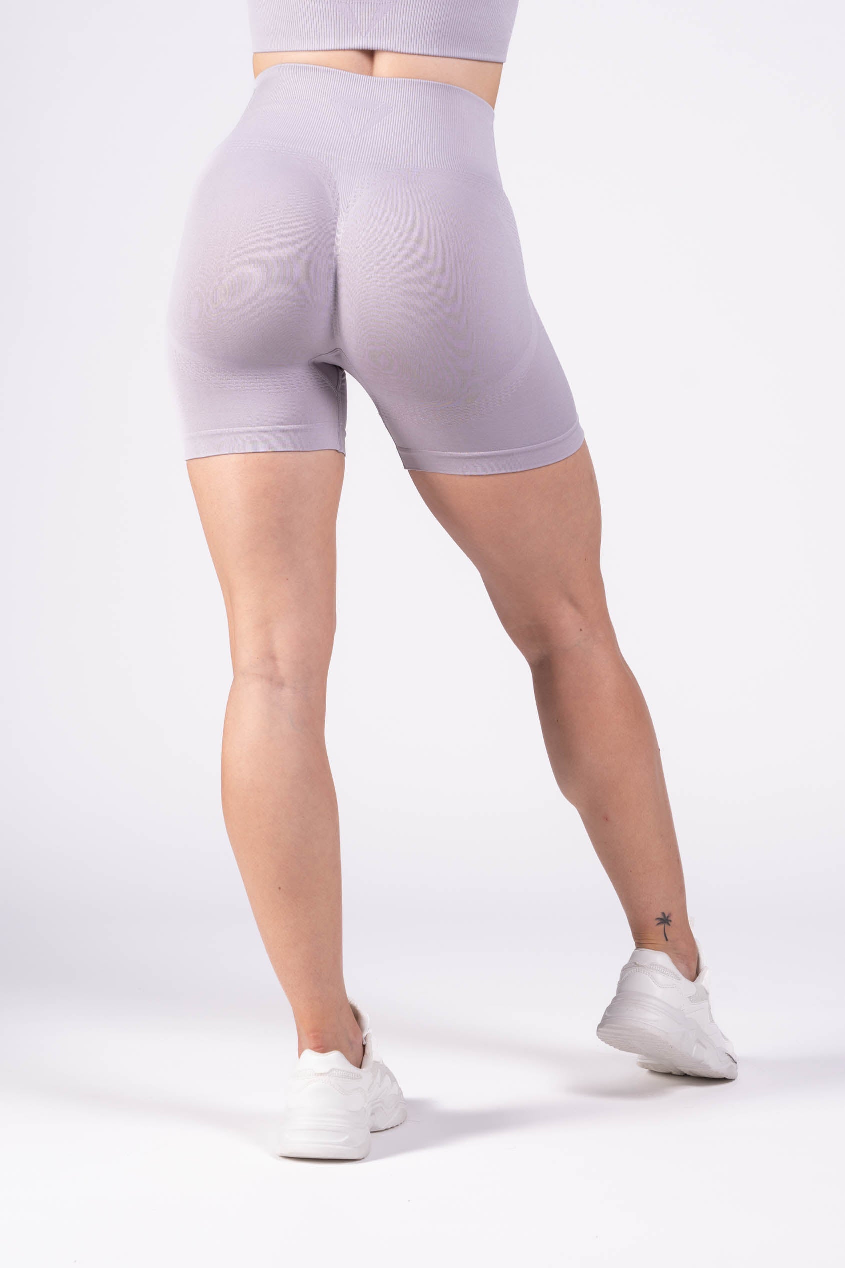 ELEVATE SEAMLESS SHORTS