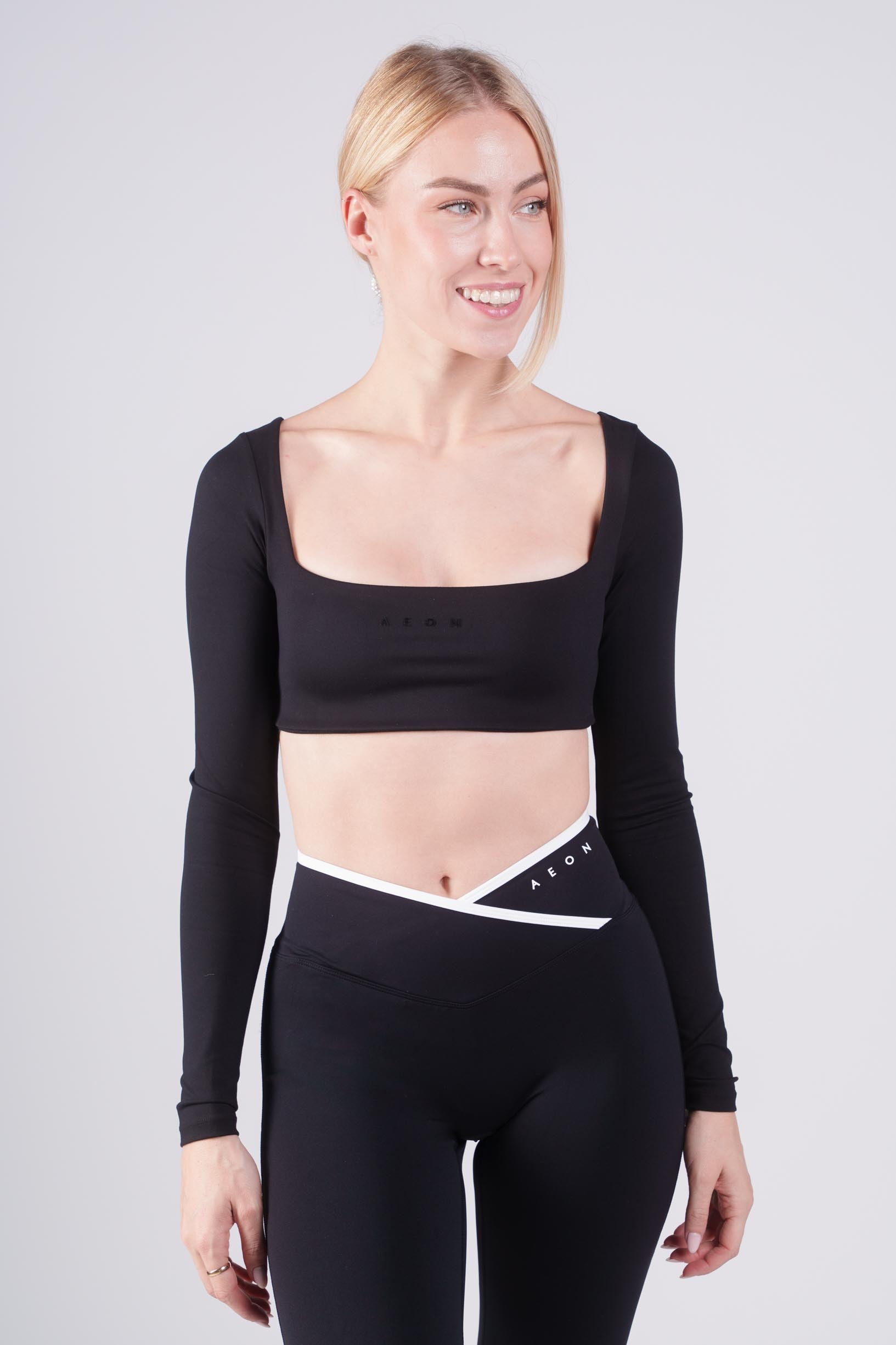 SECOND SKIN LONG SLEEVE CROP TOP