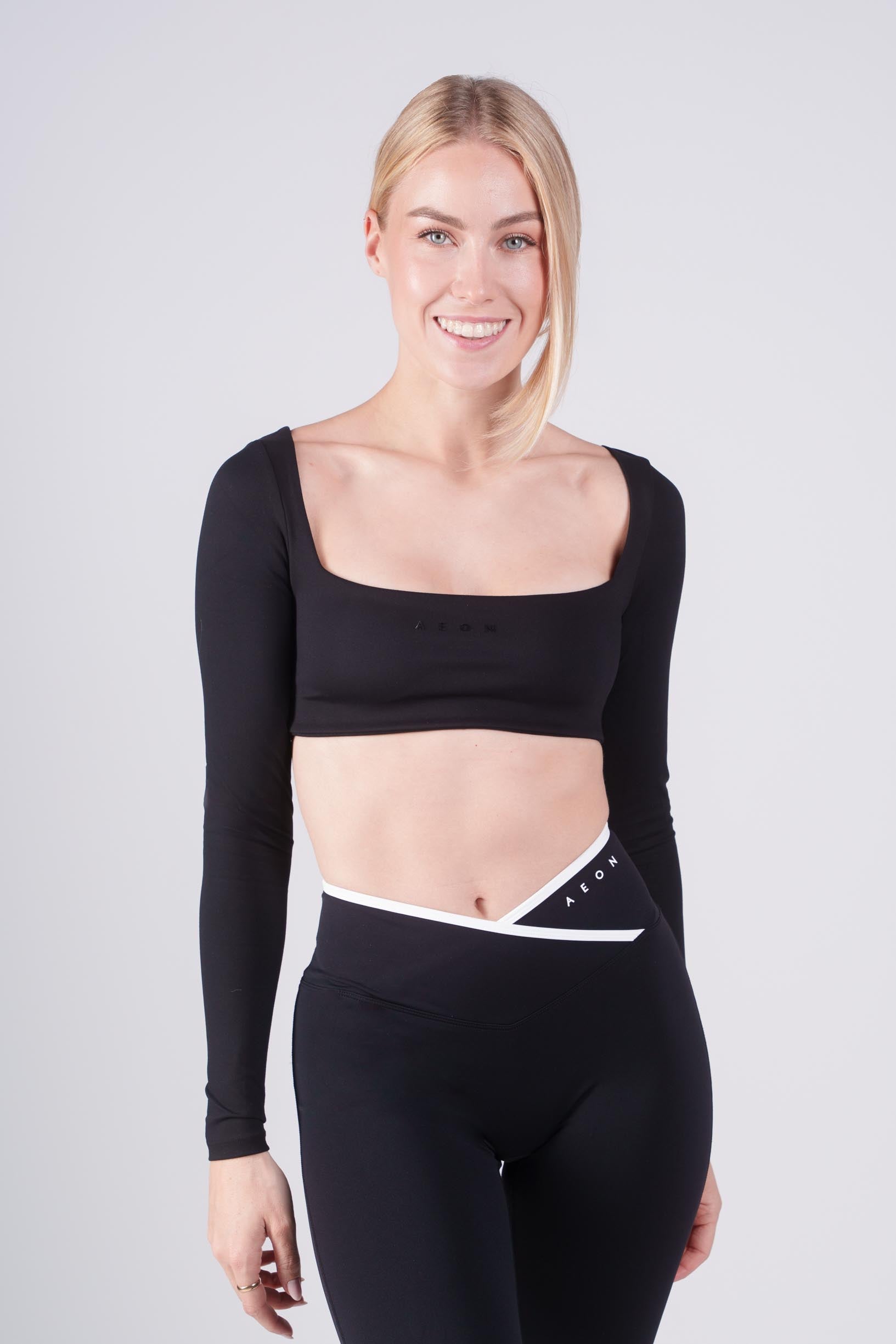 SECOND SKIN LONG SLEEVE CROP TOP