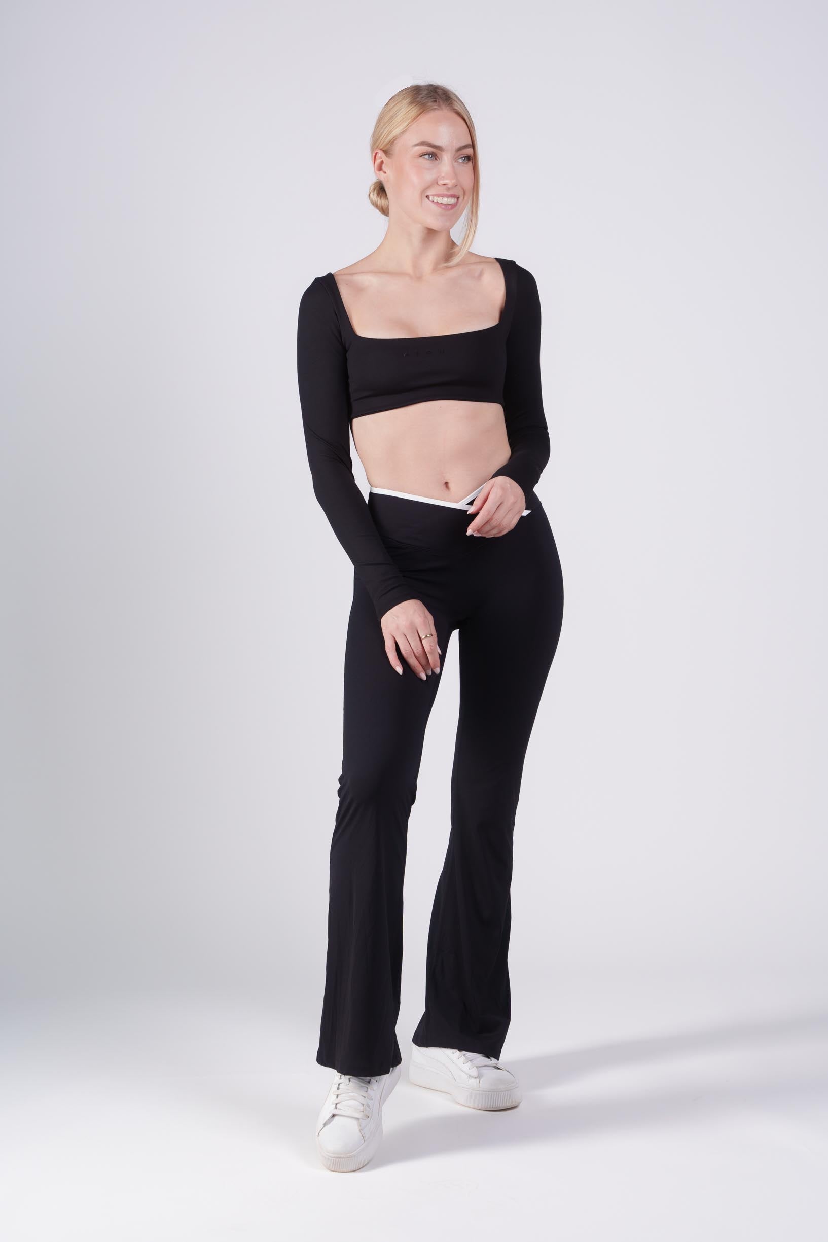 SECOND SKIN LONG SLEEVE CROP TOP