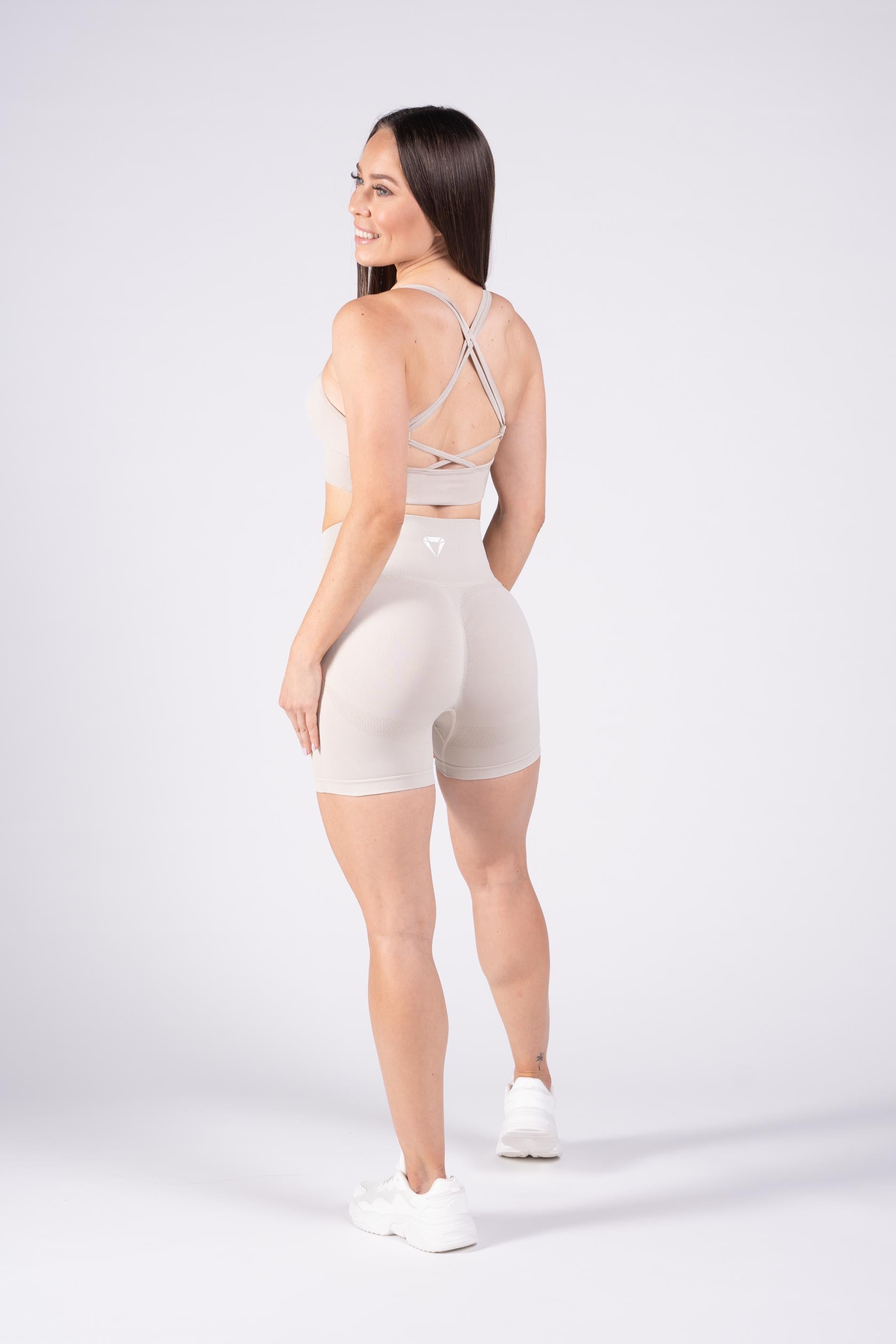 MOTION SEAMLESS SHORTS