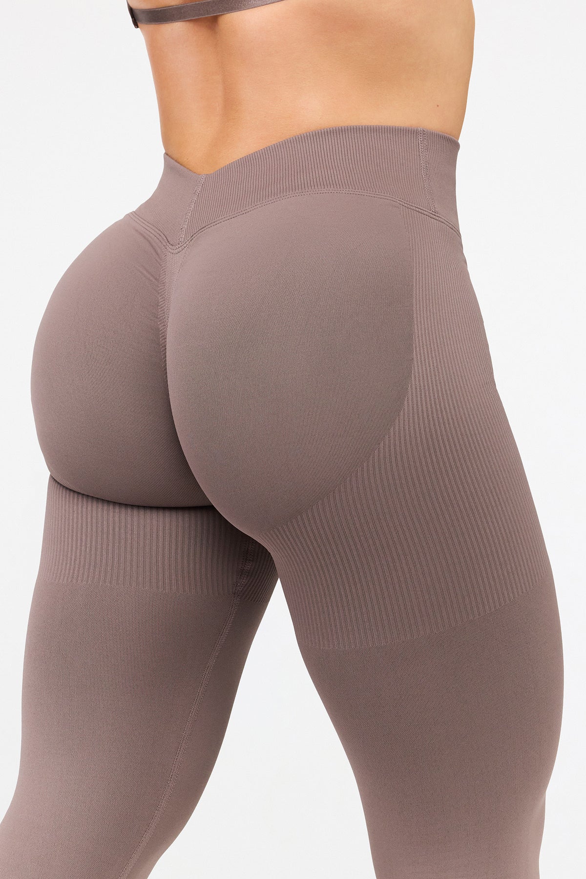 DEFINE V-BACK SCRUNCH LEGGINGS