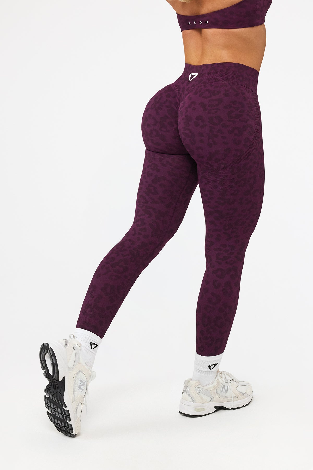 MOTION LEO MID WAIST SCRUNCH LEGGINGS V2