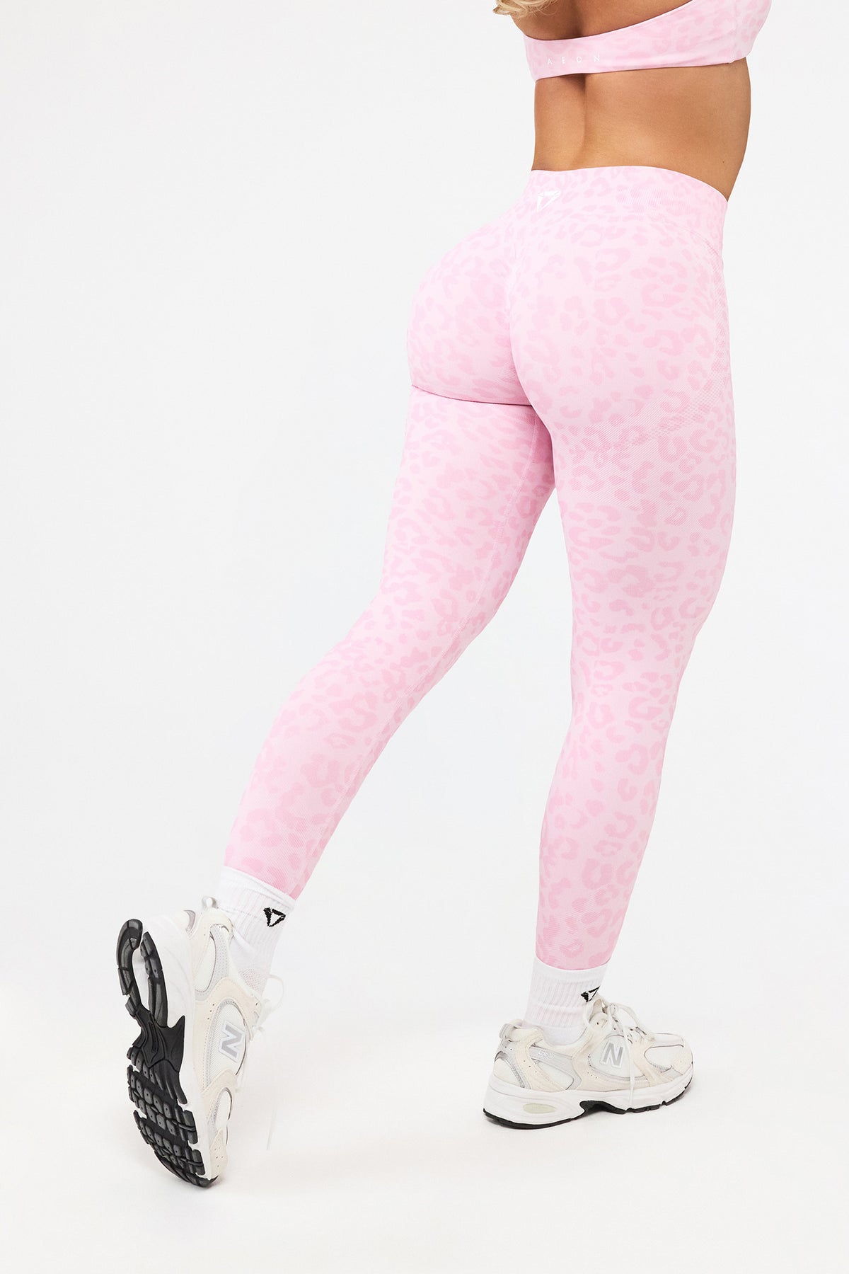 MOTION LEO MID WAIST SCRUNCH LEGGINGS V2