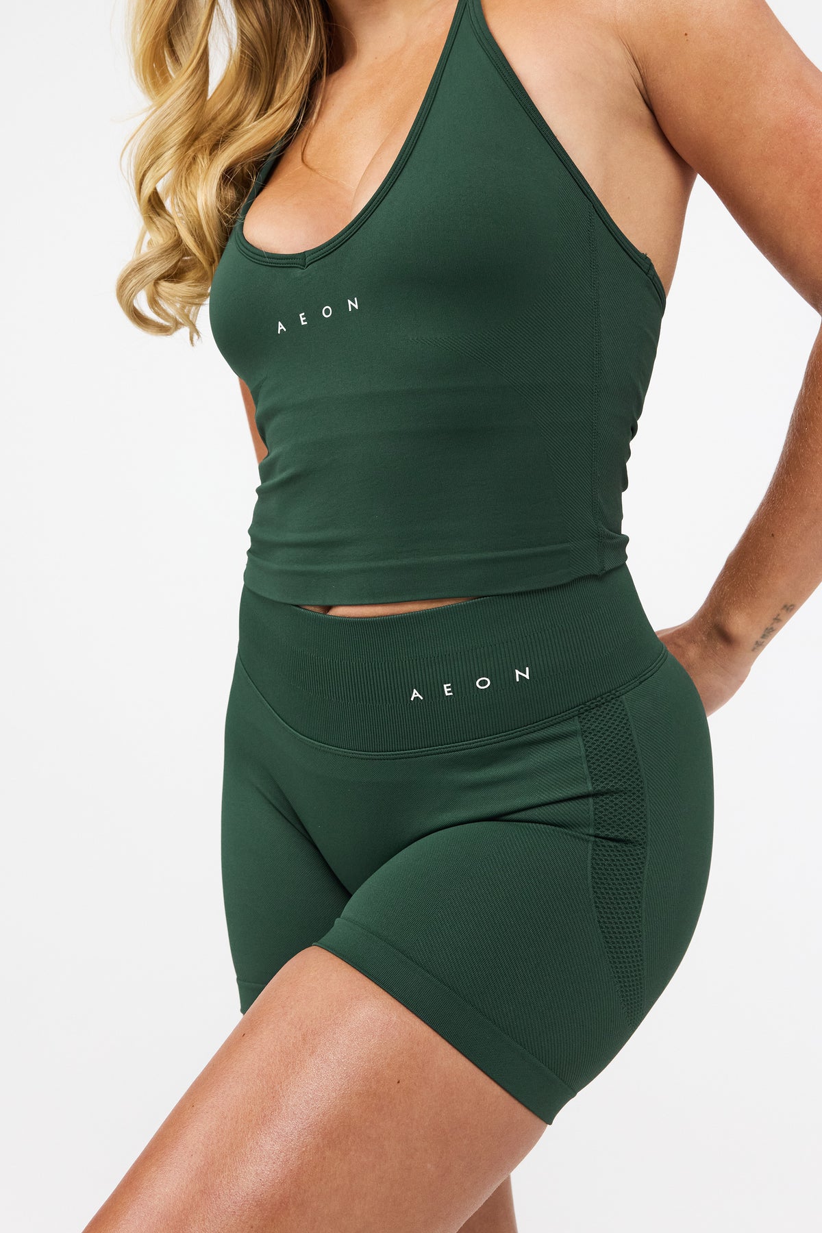 MOTION MID WAIST SCRUNCH SHORTS V2