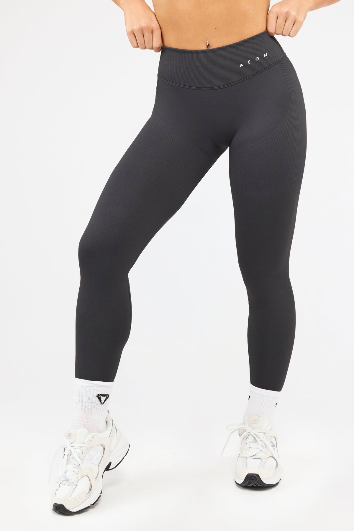 DEFINE V-BACK SCRUNCH LEGGINGS - Aeon Athletics