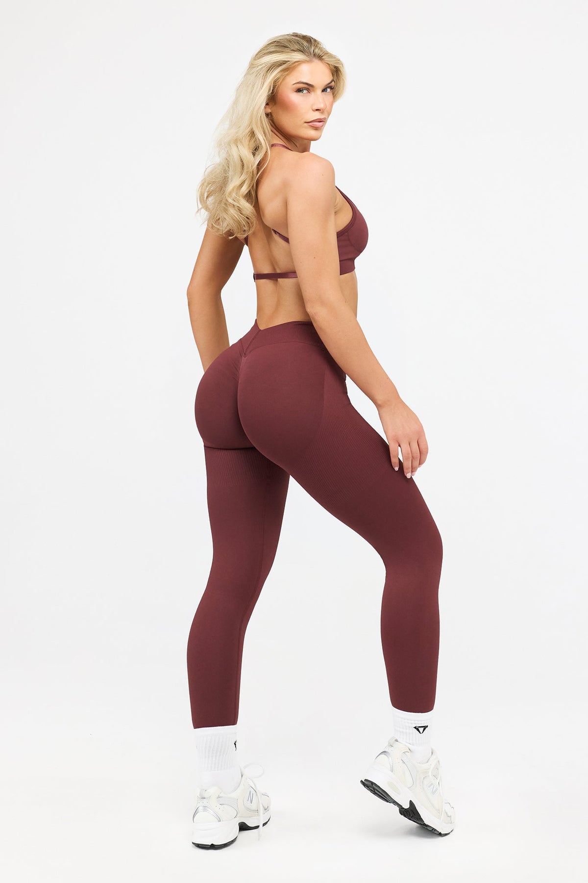 DEFINE V-BACK SCRUNCH LEGGINGS - Aeon Athletics