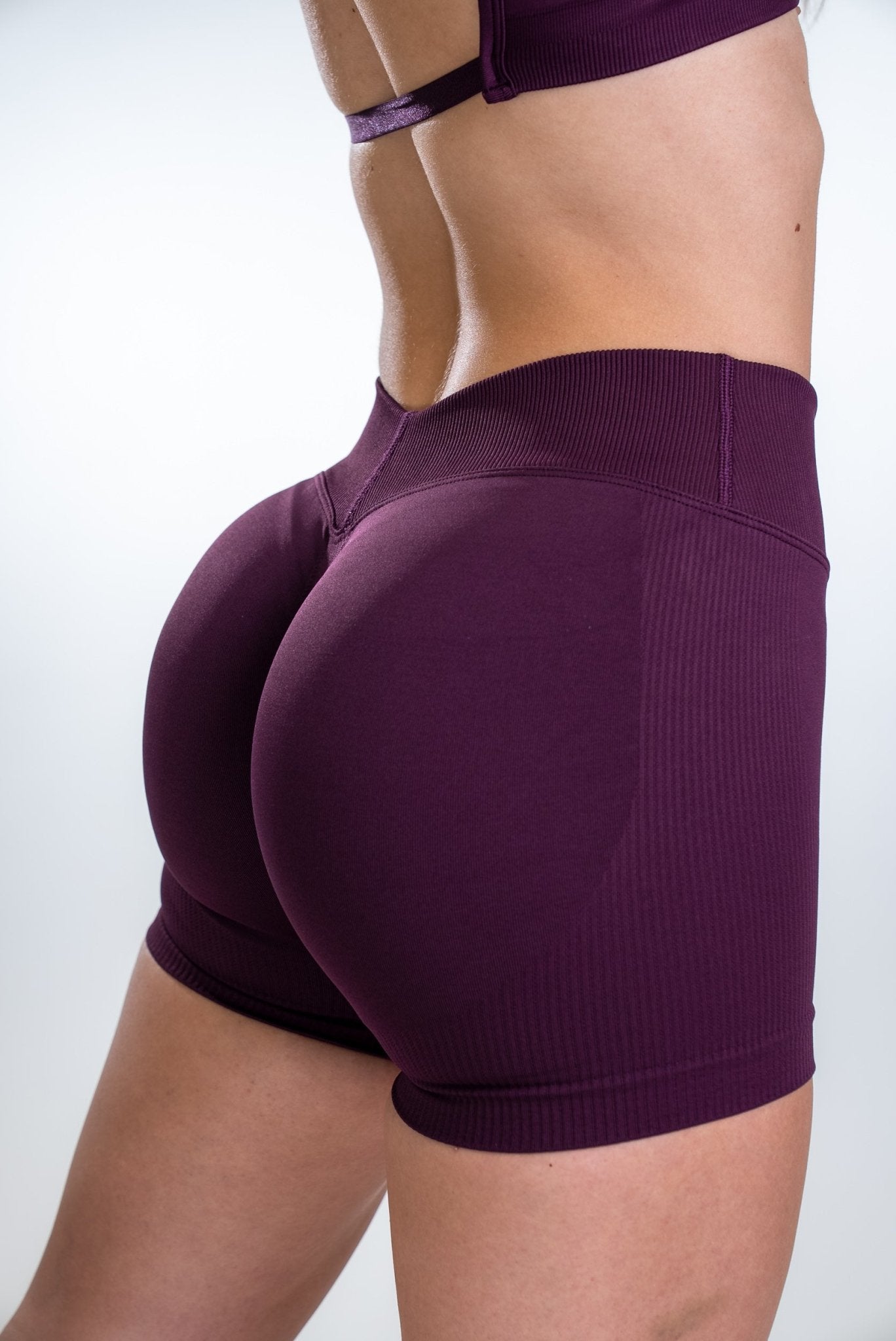 DEFINE V-BACK SCRUNCH SHORTS - Aeon Athletics