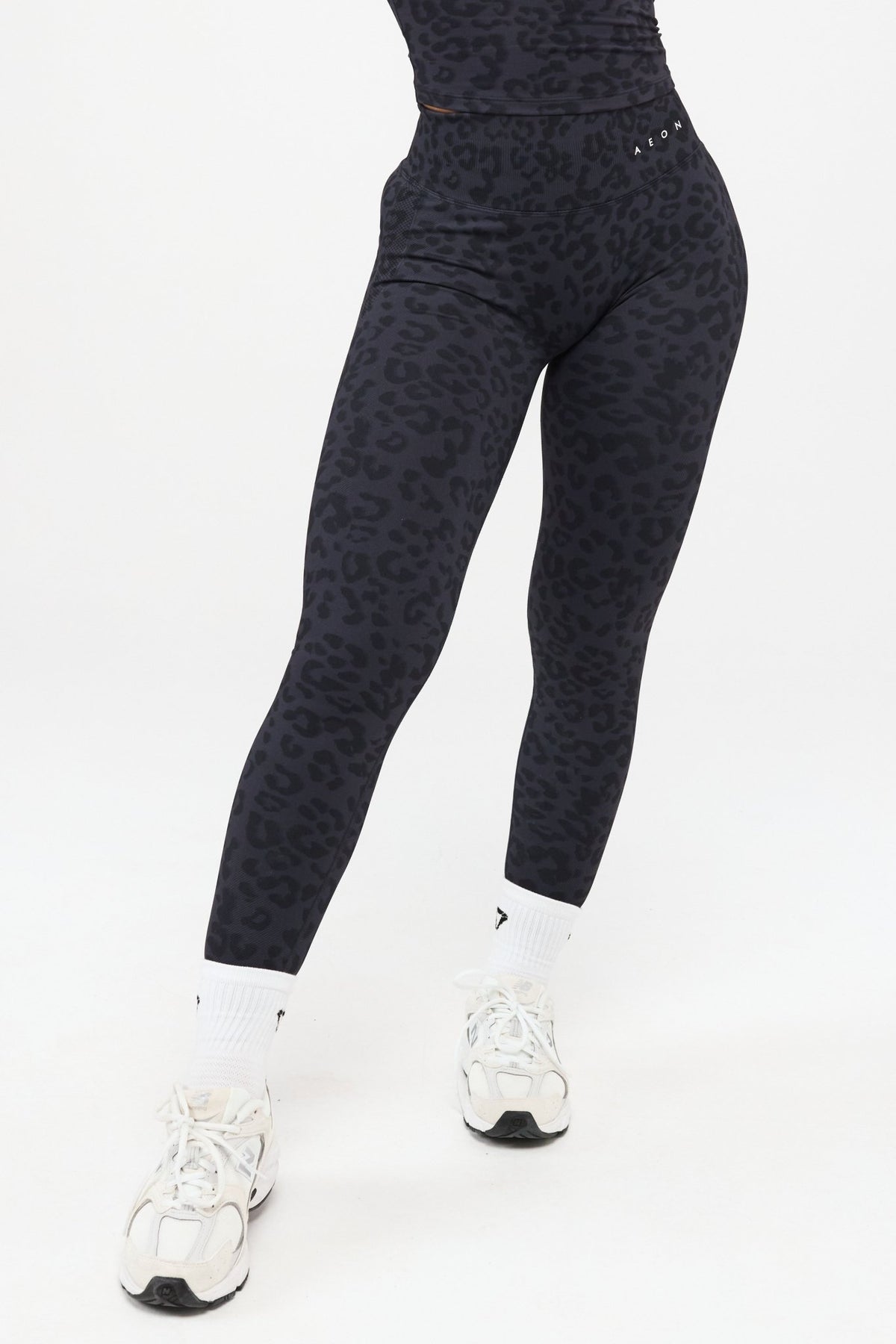 MOTION LEO MID WAIST SCRUNCH LEGGINGS V2