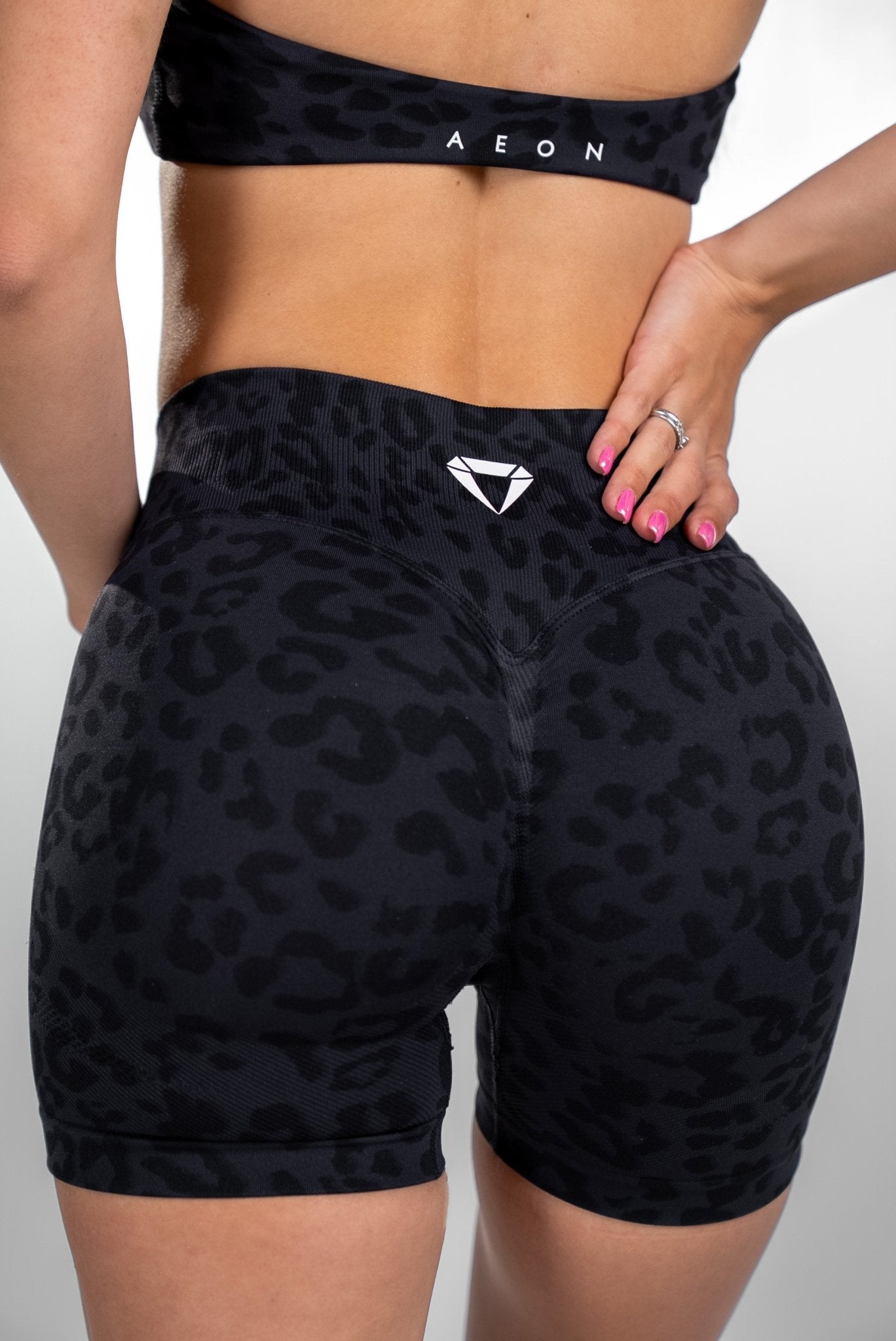 MOTION SEAMLESS LEO SHORTS V2 - Aeon Athletics