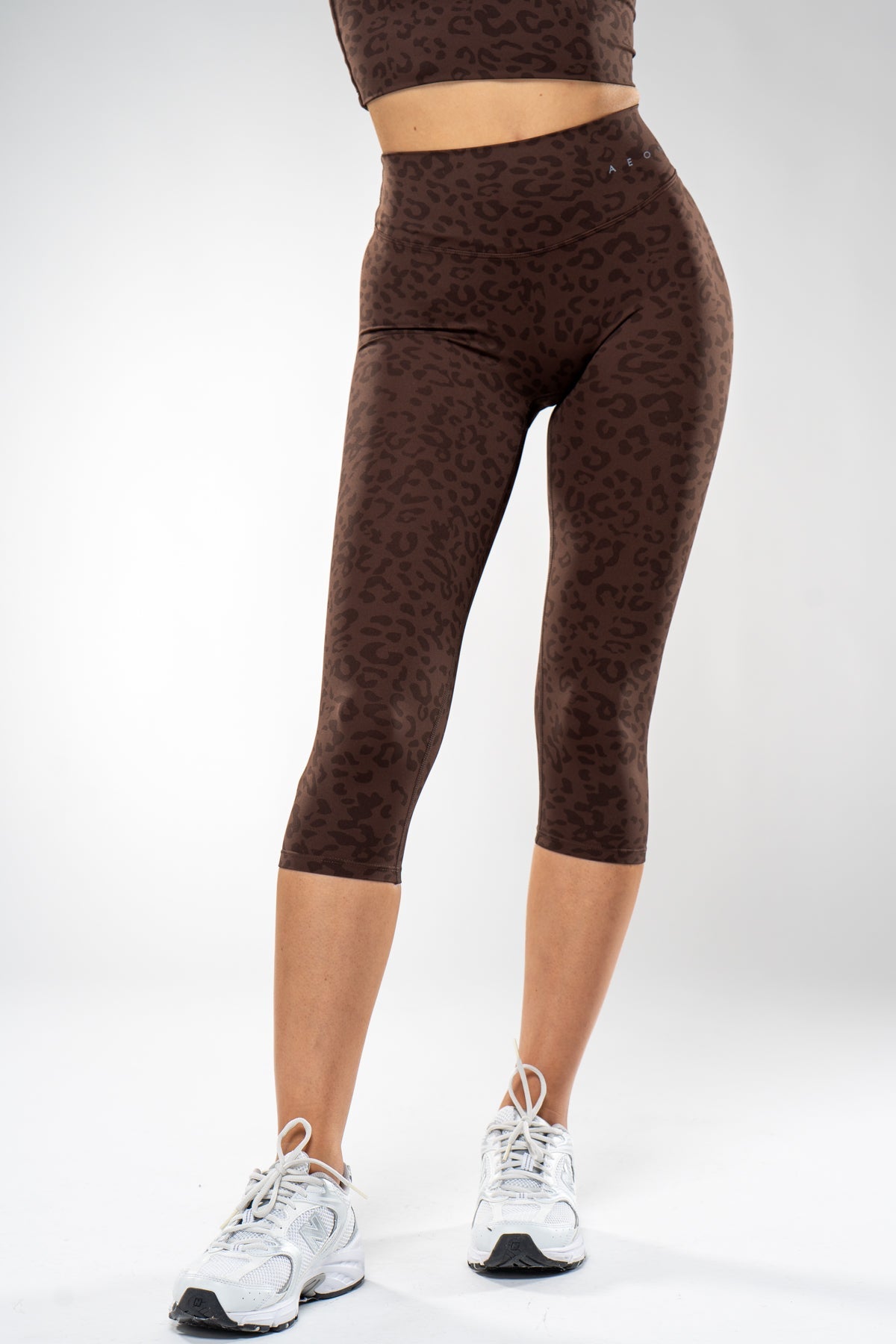SECOND SKIN SCRUNCH CAPRI LEO LEGGINGS - Aeon Athletics