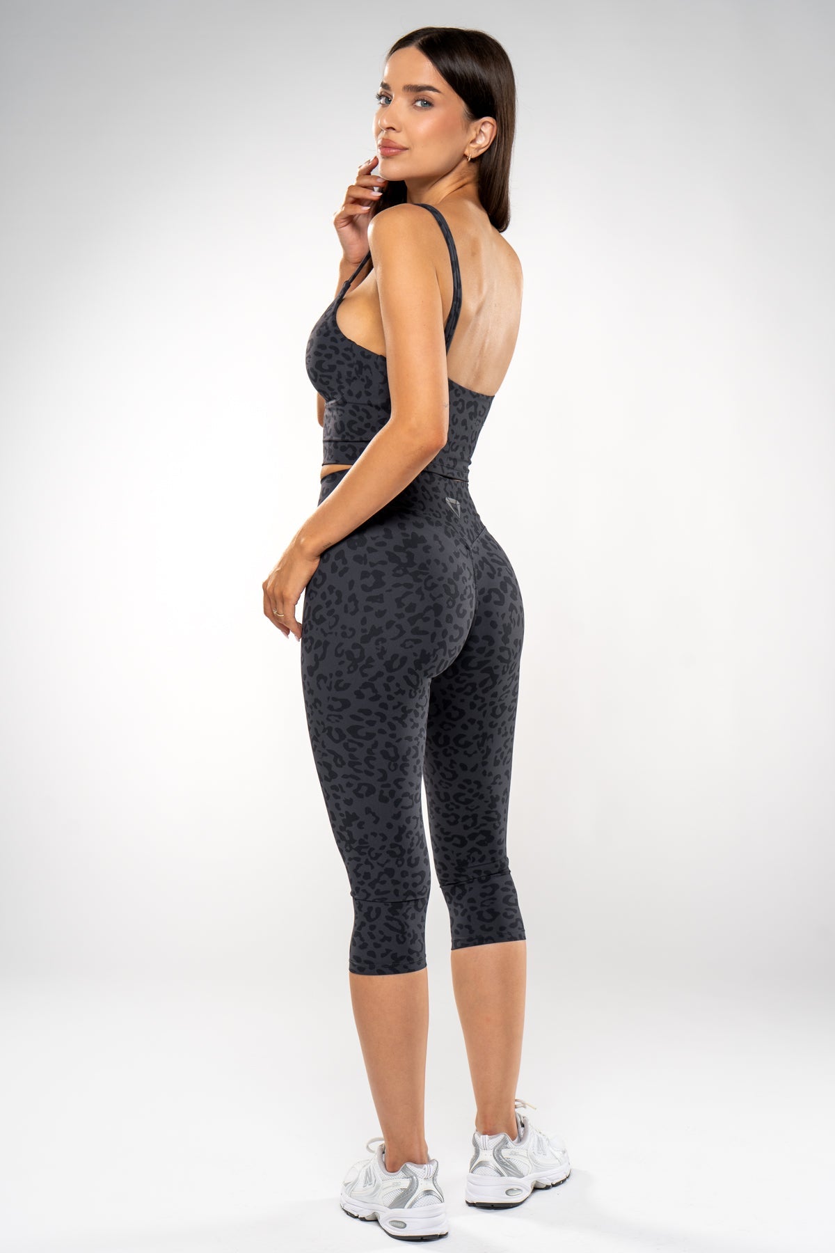 SECOND SKIN SCRUNCH CAPRI LEO LEGGINGS - Aeon Athletics