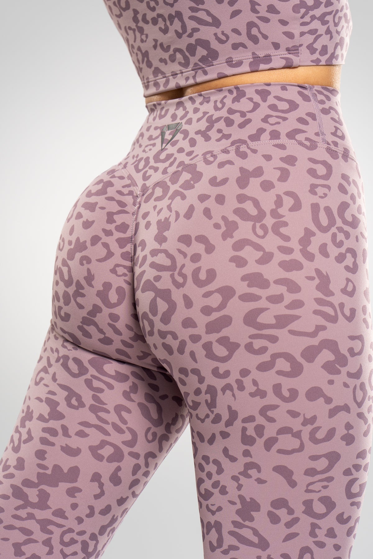 SECOND SKIN SCRUNCH LEO LEGGINGS - Aeon Athletics