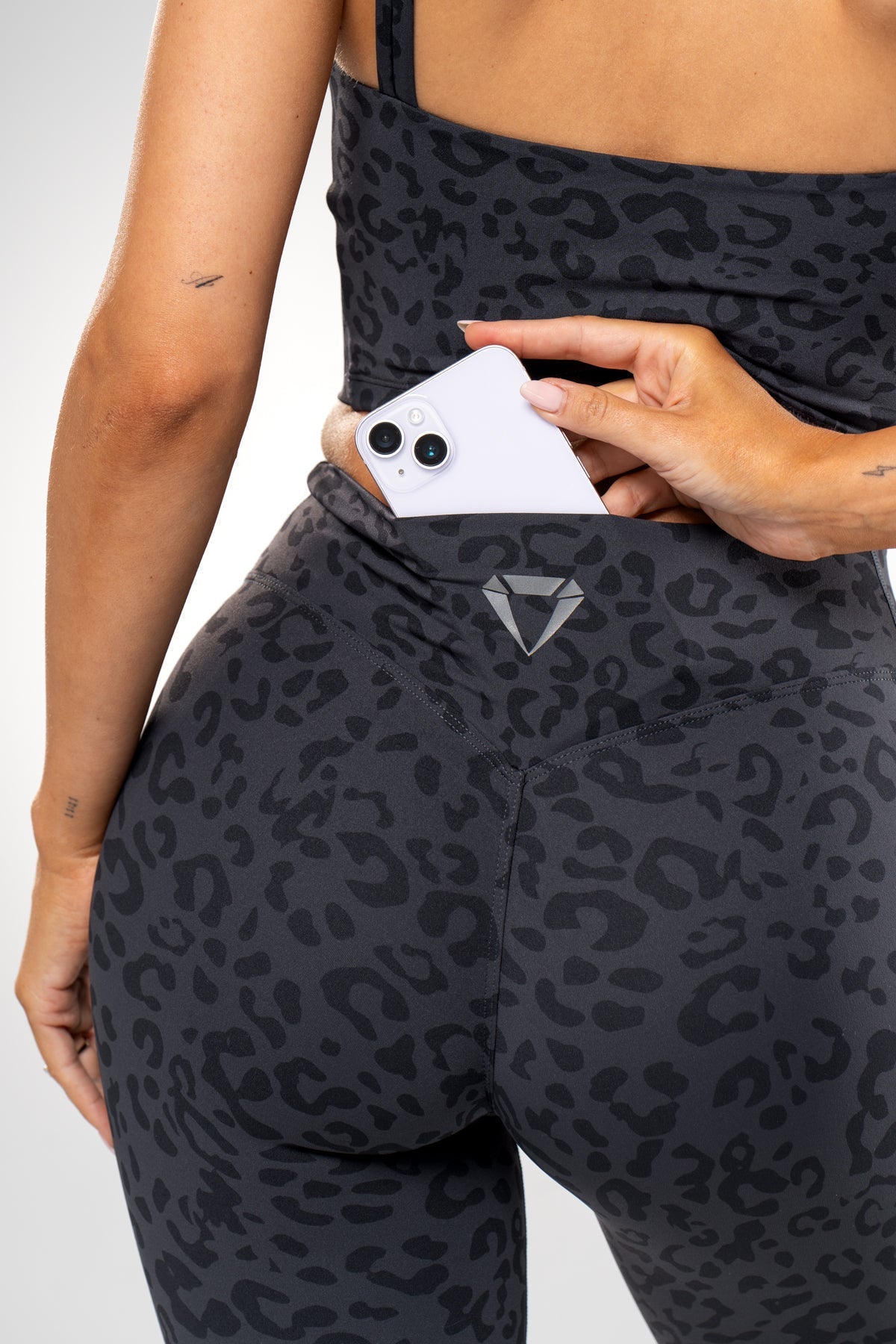 SECOND SKIN SCRUNCH LEO LEGGINGS - Aeon Athletics