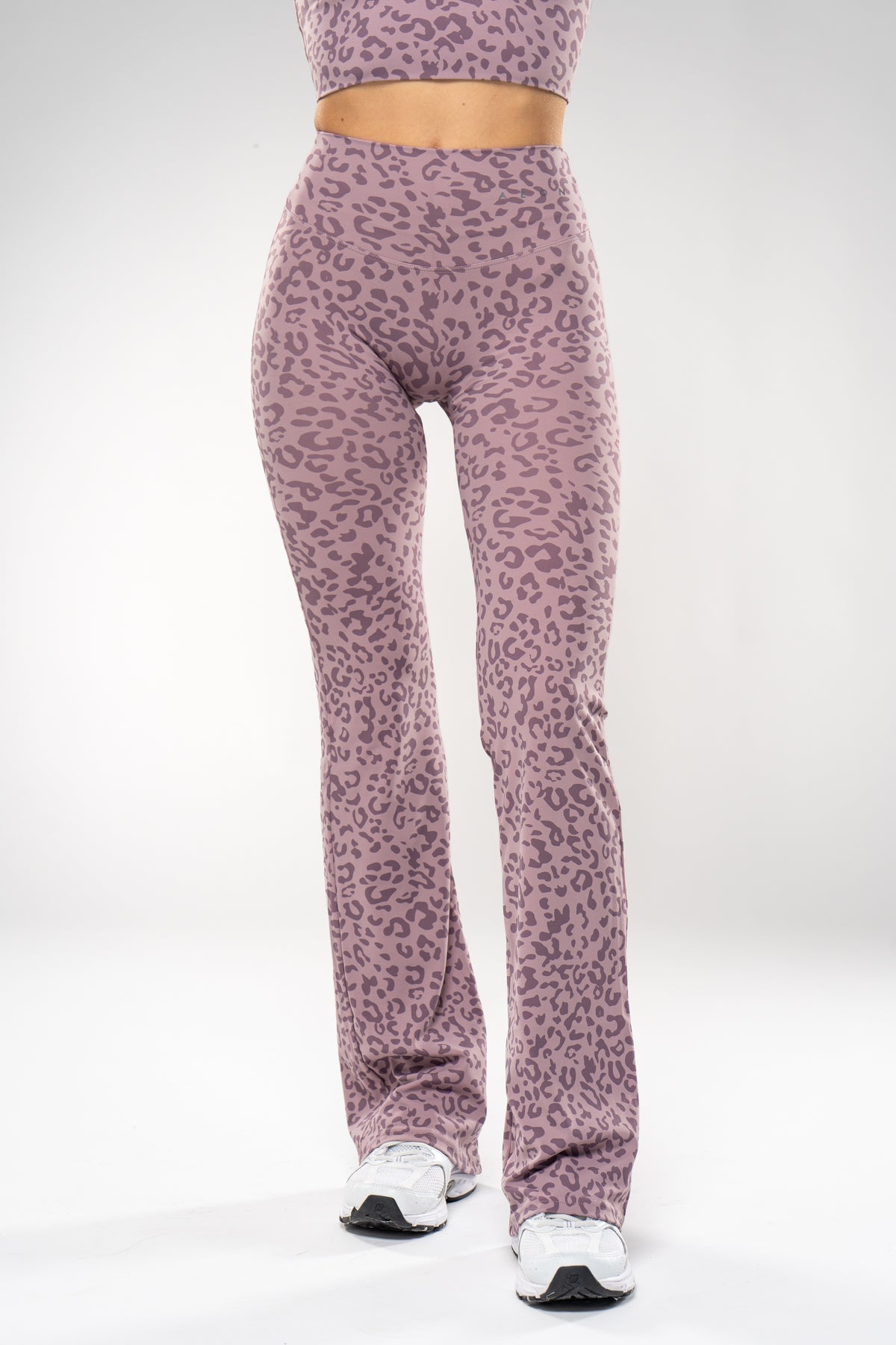 SECOND SKIN SCULPT FLARED LEO LEGGINGS - Aeon Athletics