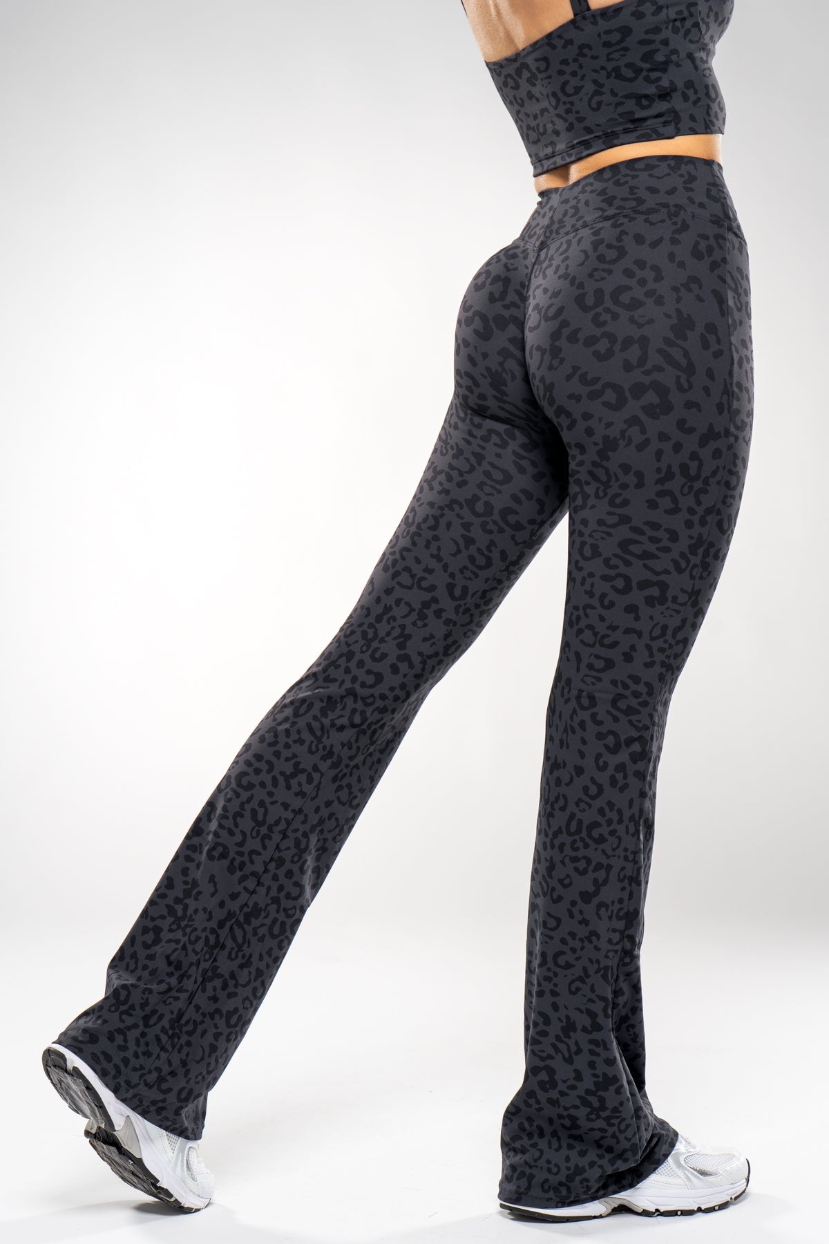 SECOND SKIN SCULPT FLARED LEO LEGGINGS - Aeon Athletics