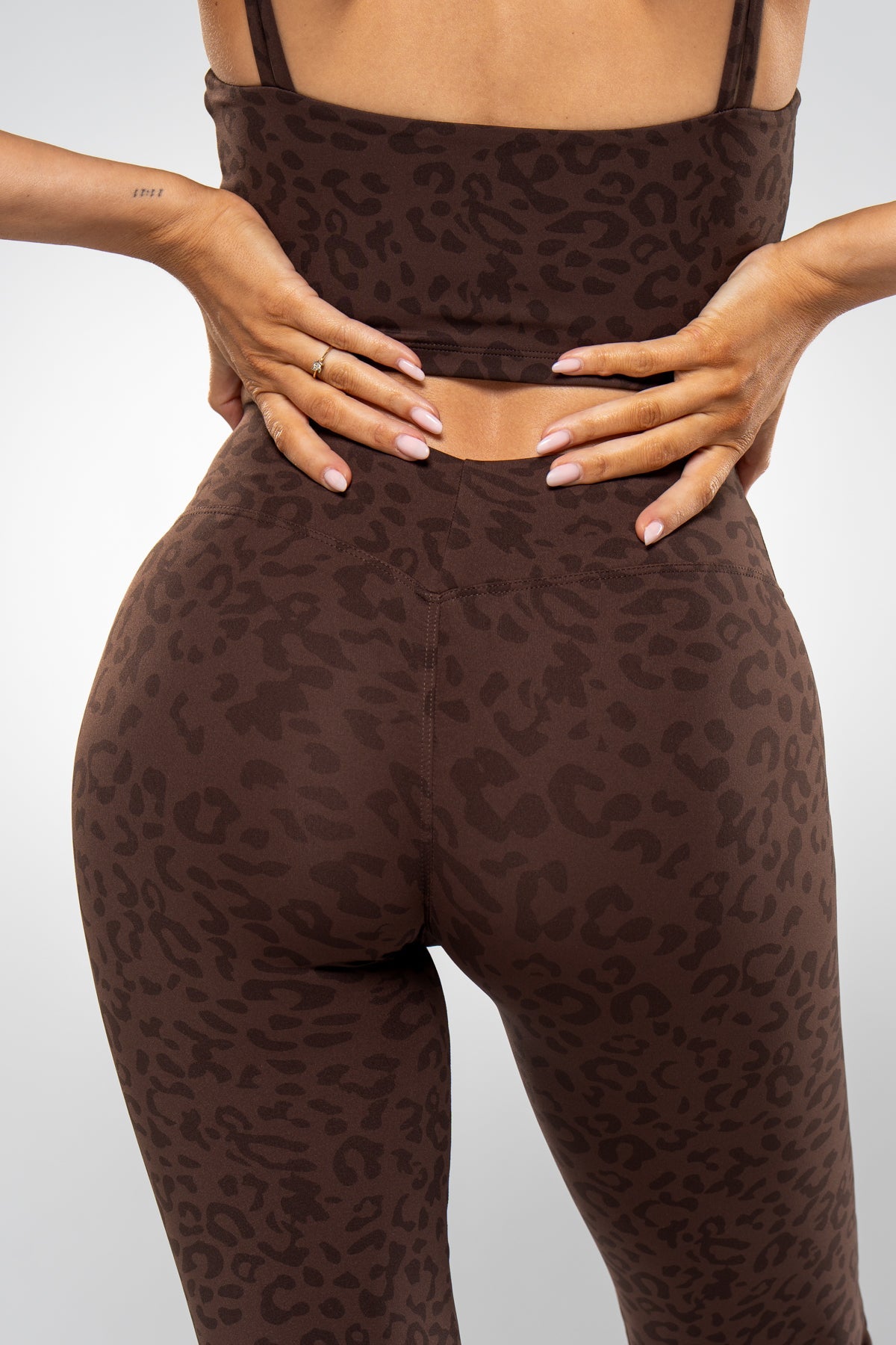 SECOND SKIN SCULPT FLARED LEO LEGGINGS - Aeon Athletics
