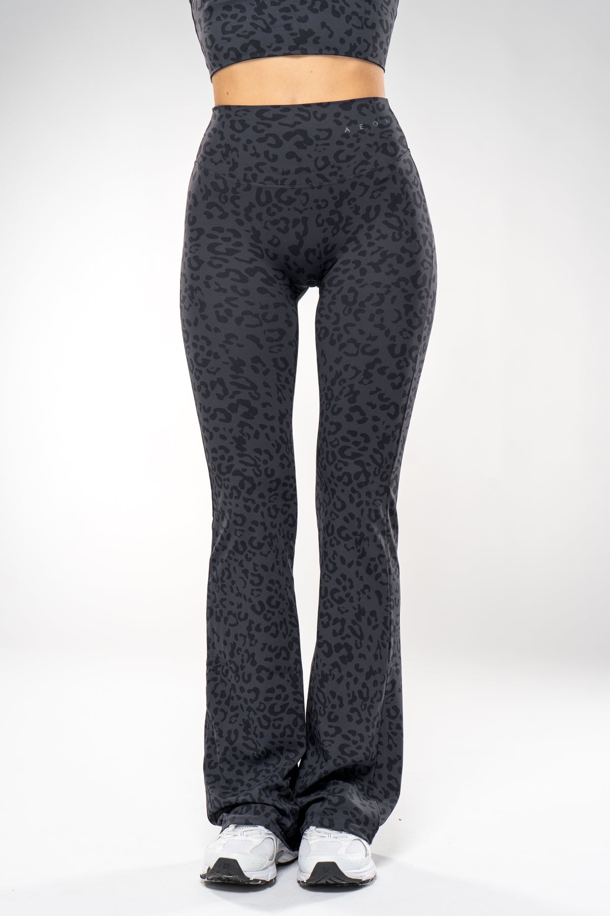 SECOND SKIN SCULPT FLARED LEO LEGGINGS - Aeon Athletics