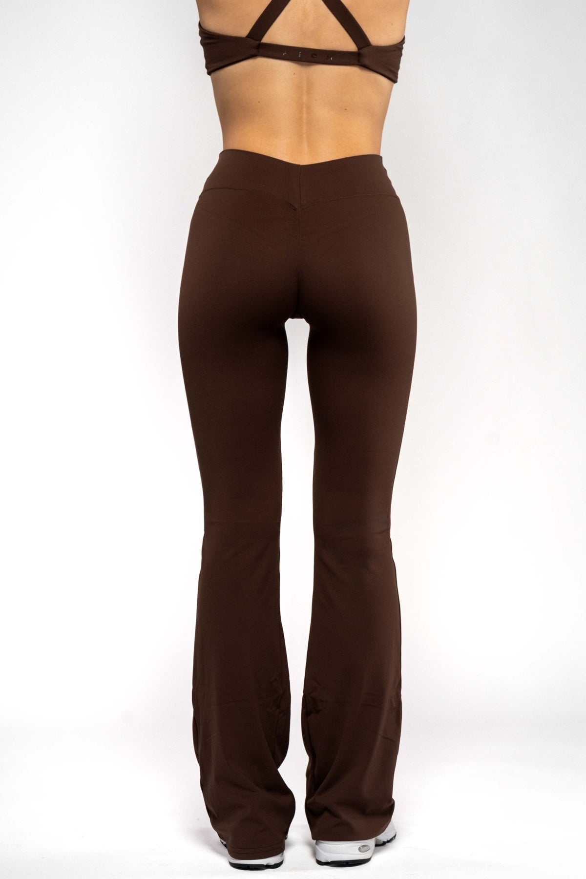 SECOND SKIN V-BACK SCRUNCH FLARED LEGGINGS - Aeon Athletics