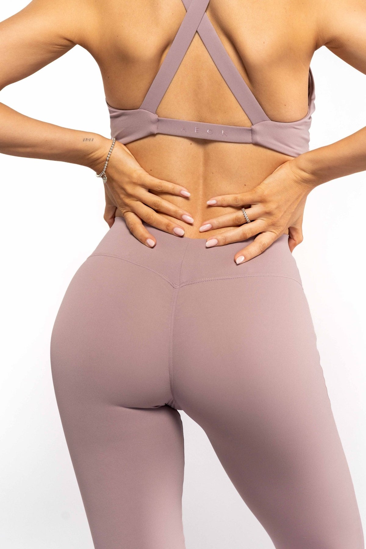 SECOND SKIN V-BACK SCRUNCH FLARED LEGGINGS - Aeon Athletics